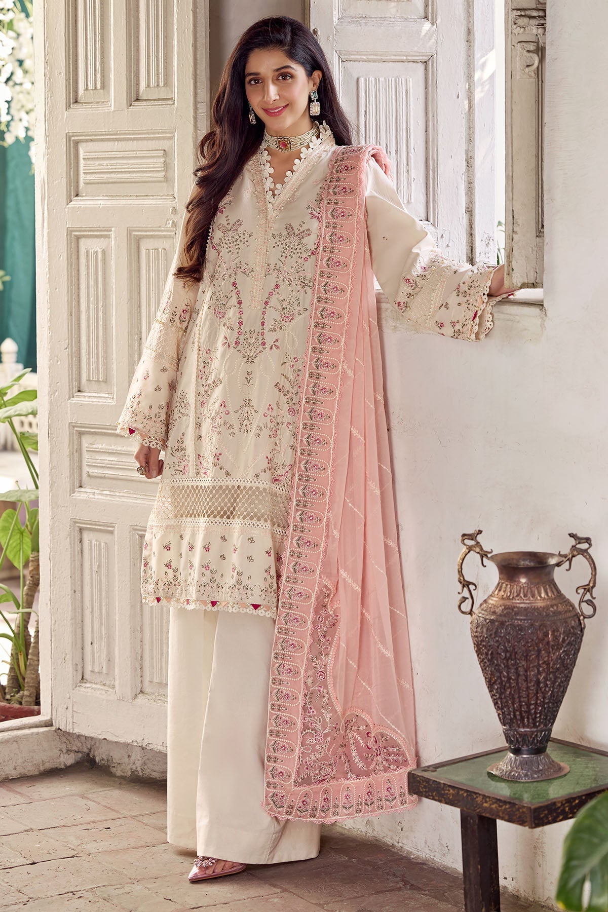 4043-JAHAN EMBROIDERED LAWN UNSTITCHED