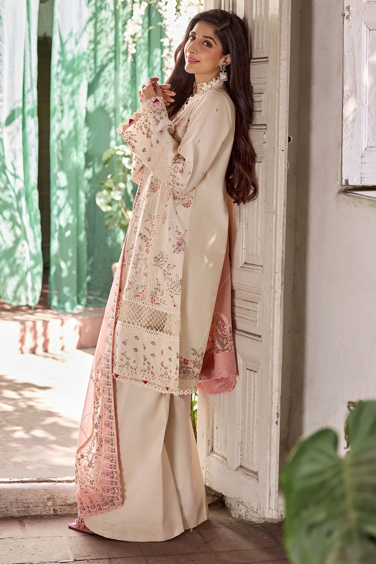 4043-JAHAN EMBROIDERED LAWN UNSTITCHED