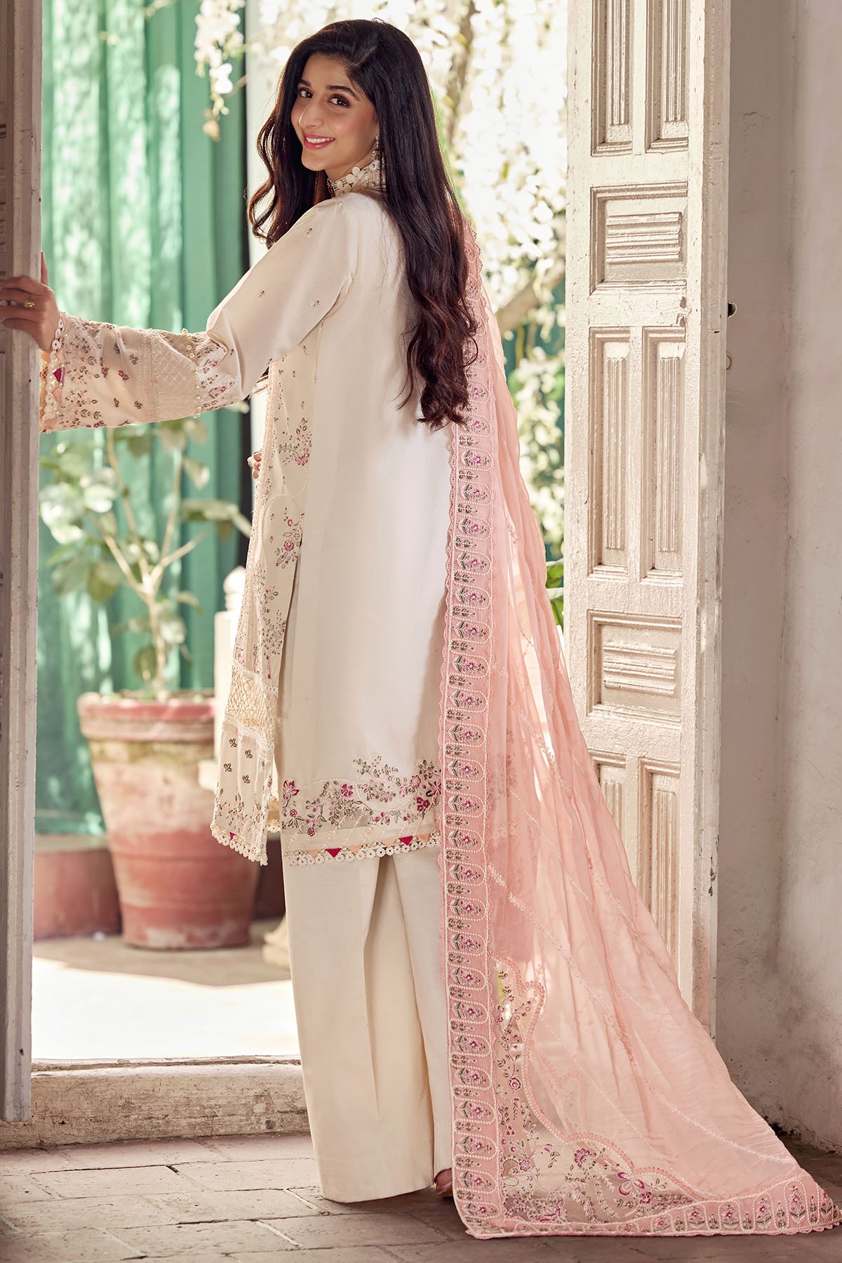 4043-JAHAN EMBROIDERED LAWN UNSTITCHED