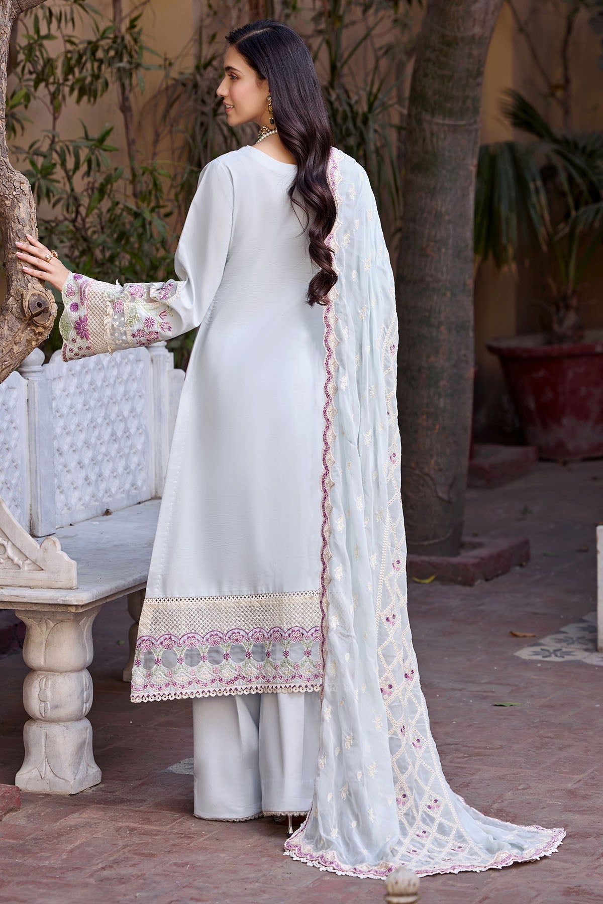 4056-ZOOHA EMBROIDERED LAWN STITCHED