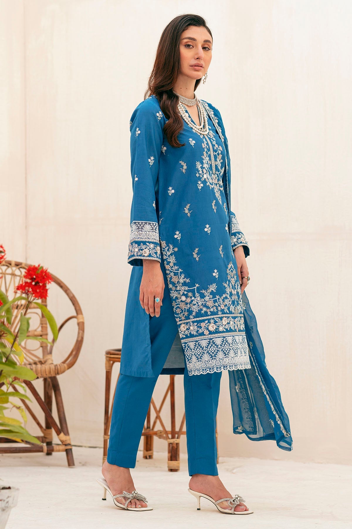 4152-LUNA EMBROIDERED LAWN STITCHED