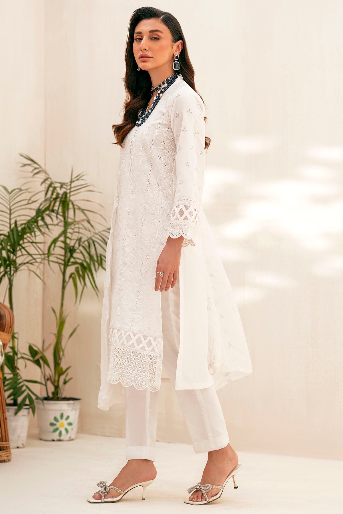 4160-ROSA EMBROIDERED LAWN STITCHED