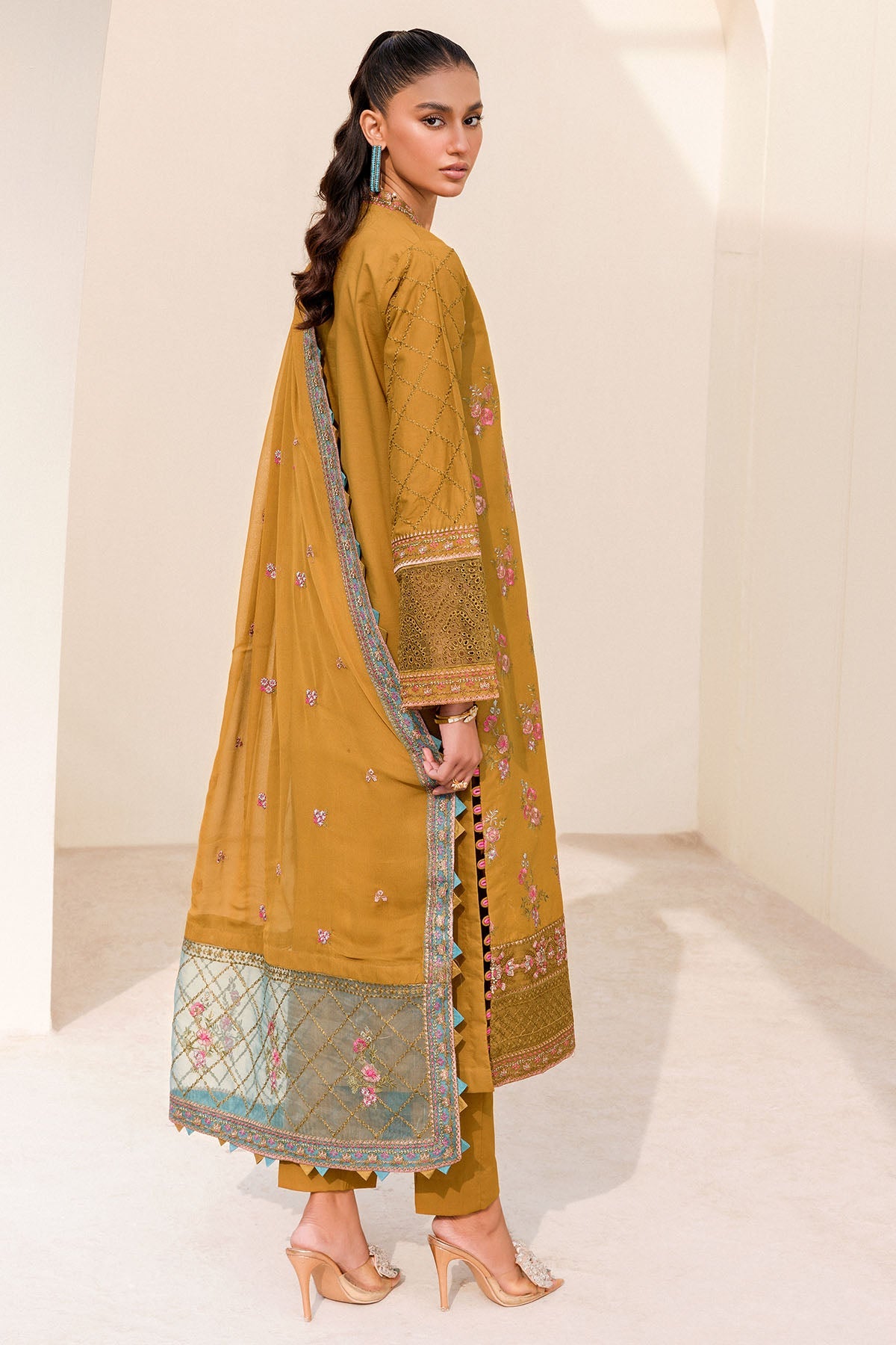 4231-ELMAS EMBROIDERED CAMBRIC STITCHED