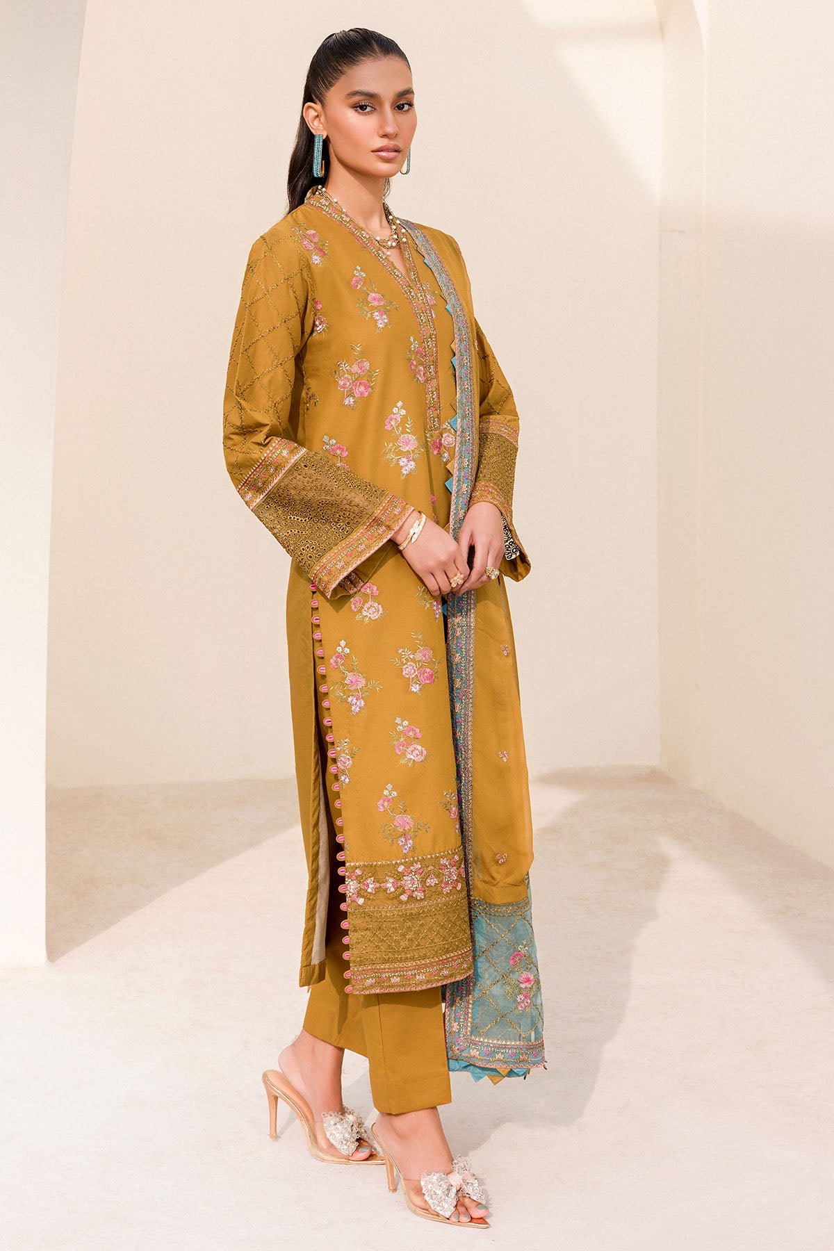 4231-ELMAS EMBROIDERED CAMBRIC STITCHED