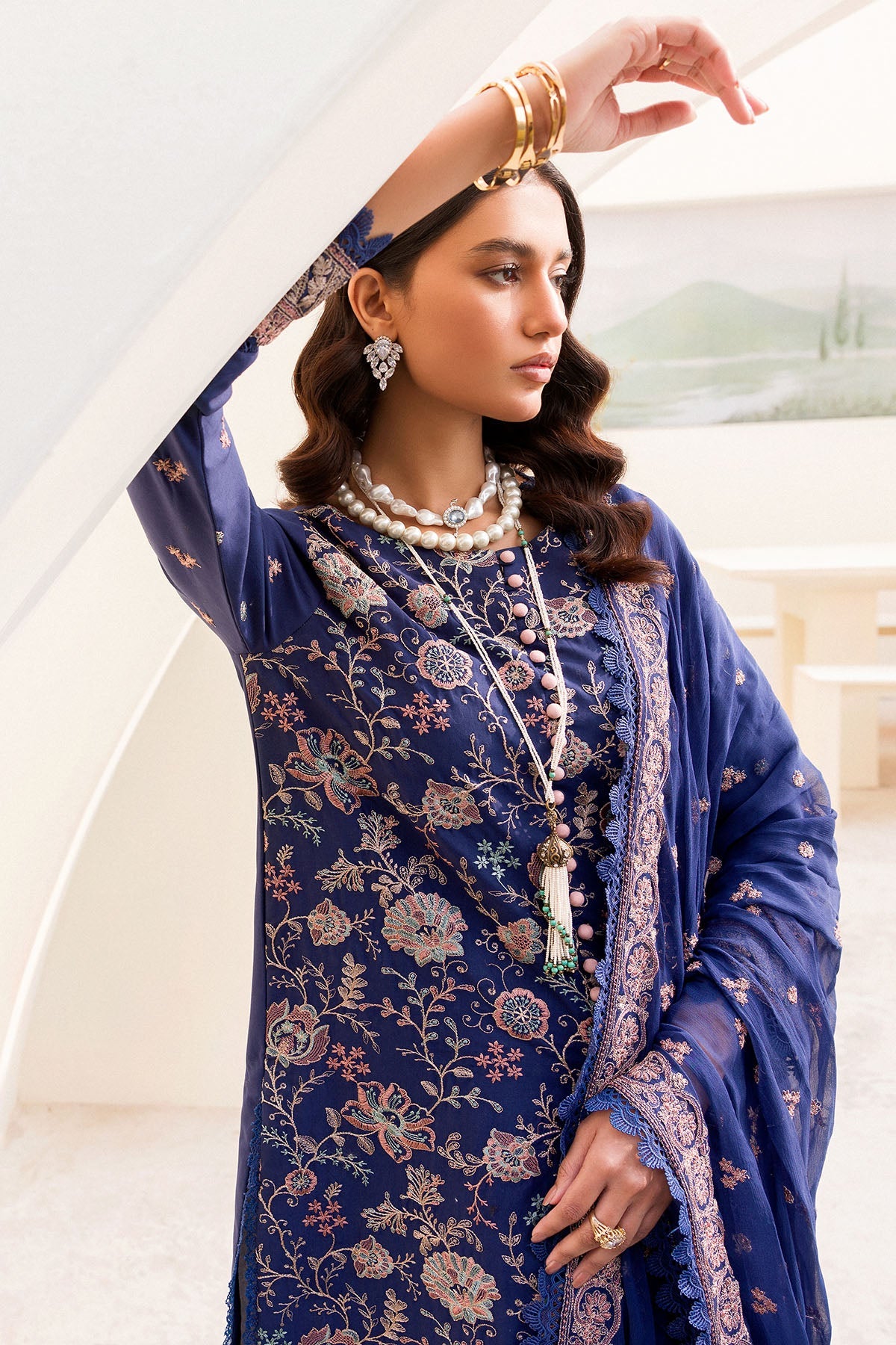 4232-AIMAL EMBROIDERED CAMBRIC STITCHED