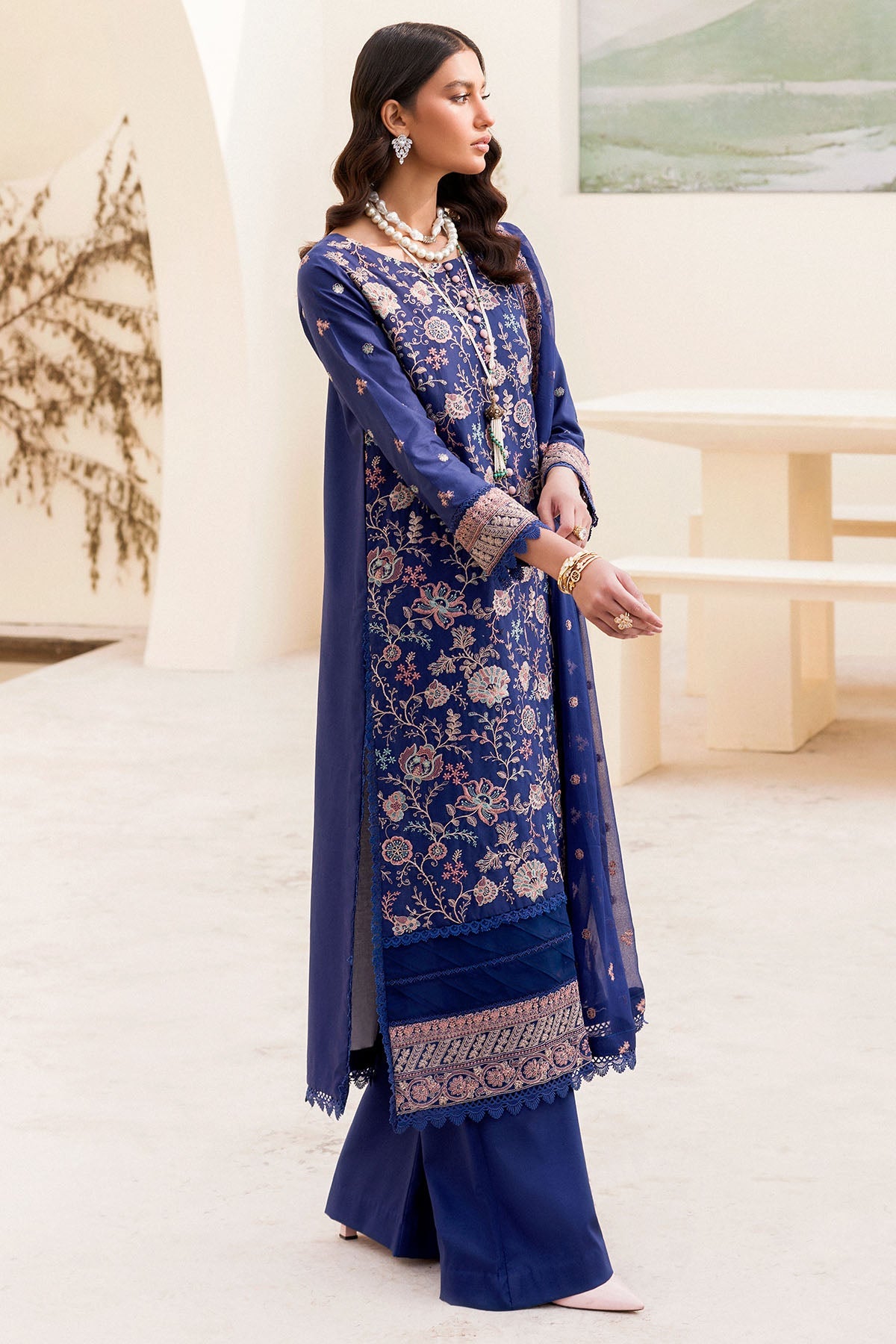 4232-AIMAL EMBROIDERED CAMBRIC STITCHED