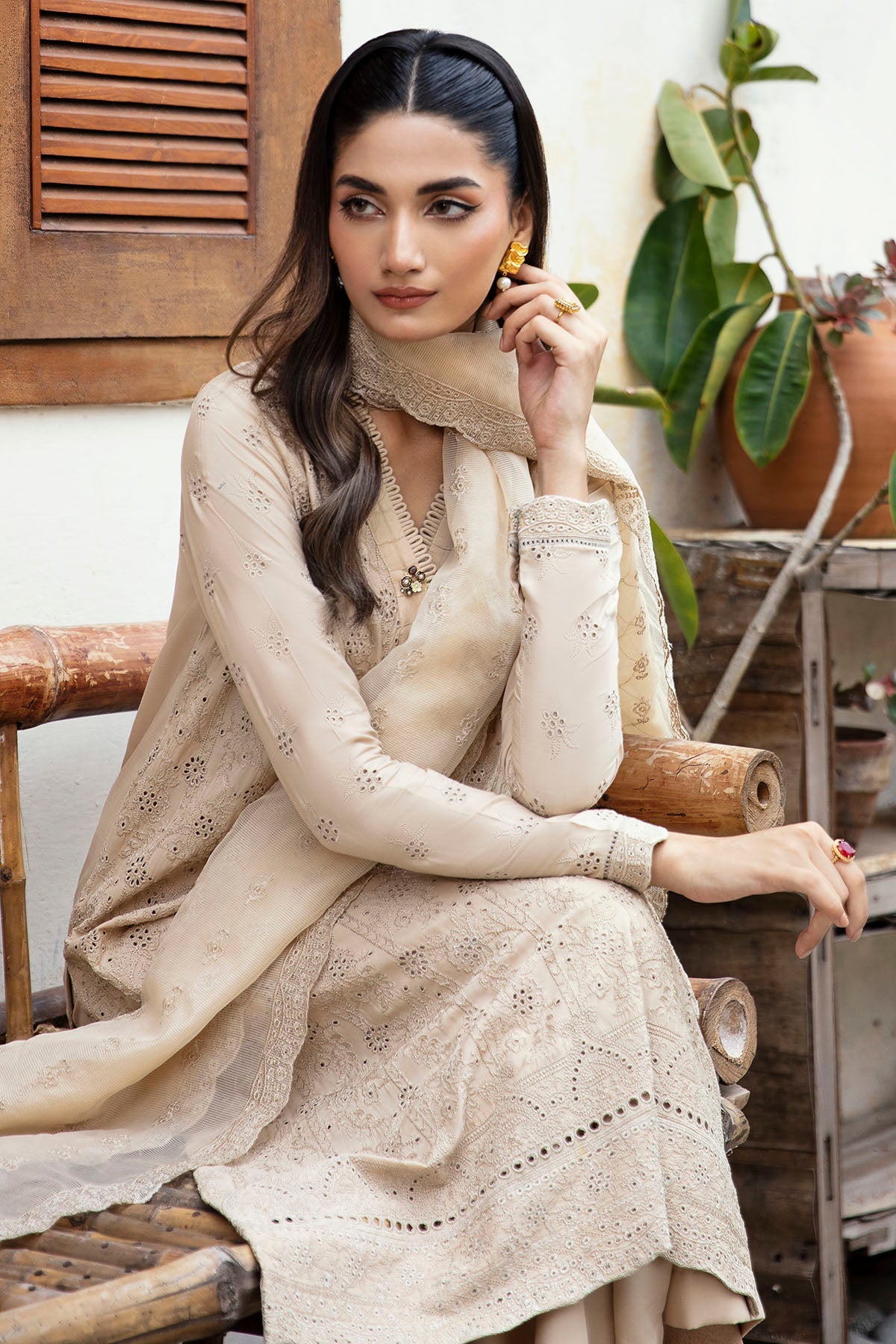 4267-MARVI EMBROIDERED LINEN STITCHED