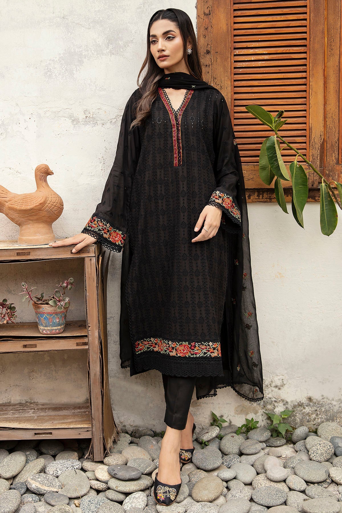 4268-AMALFI EMBROIDERED LINEN UNSTITCHED
