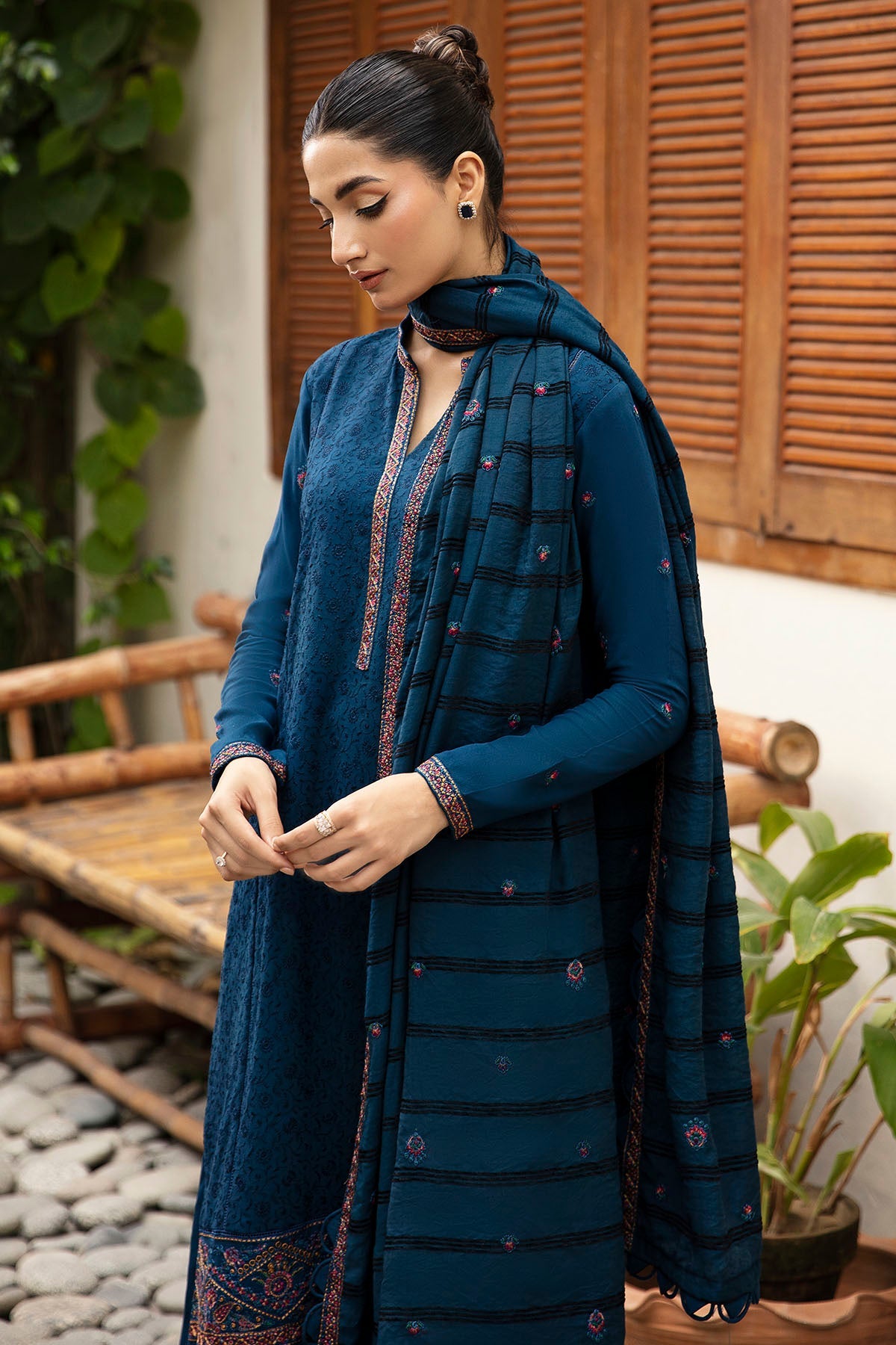 4274-ODETLE EMBROIDERED LINEN UNSTITCHED