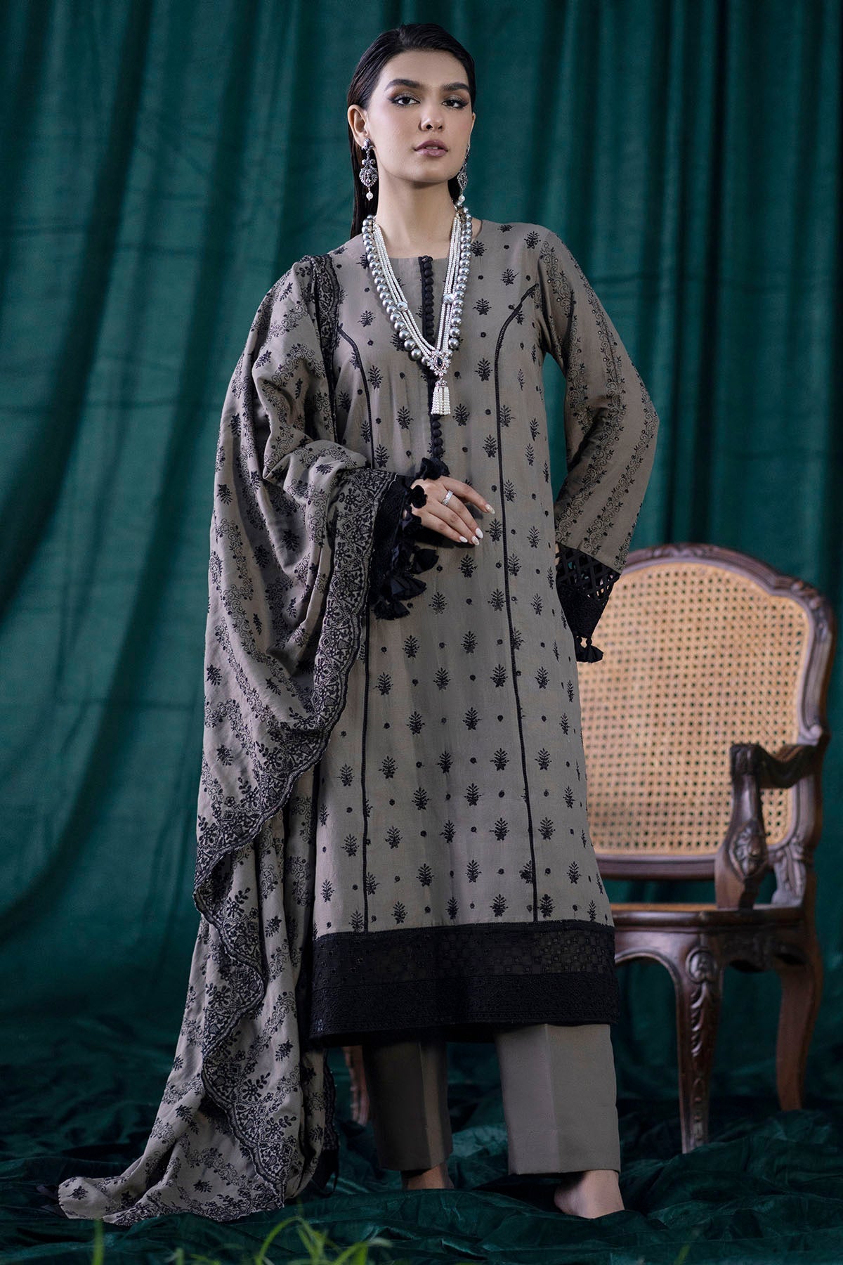 4352-ELIF EMBROIDERED KHADDAR UNSTITCHED
