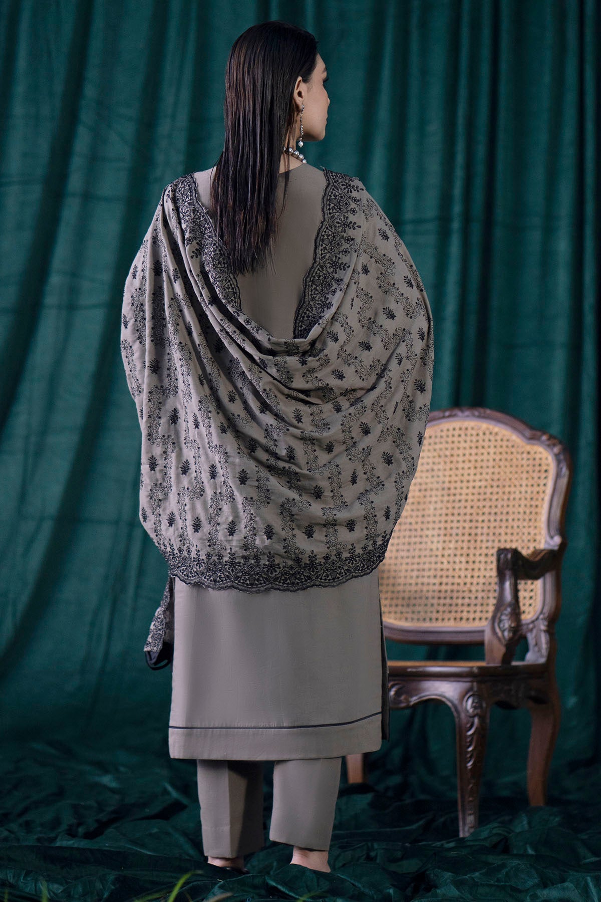 4352-ELIF EMBROIDERED KHADDAR UNSTITCHED