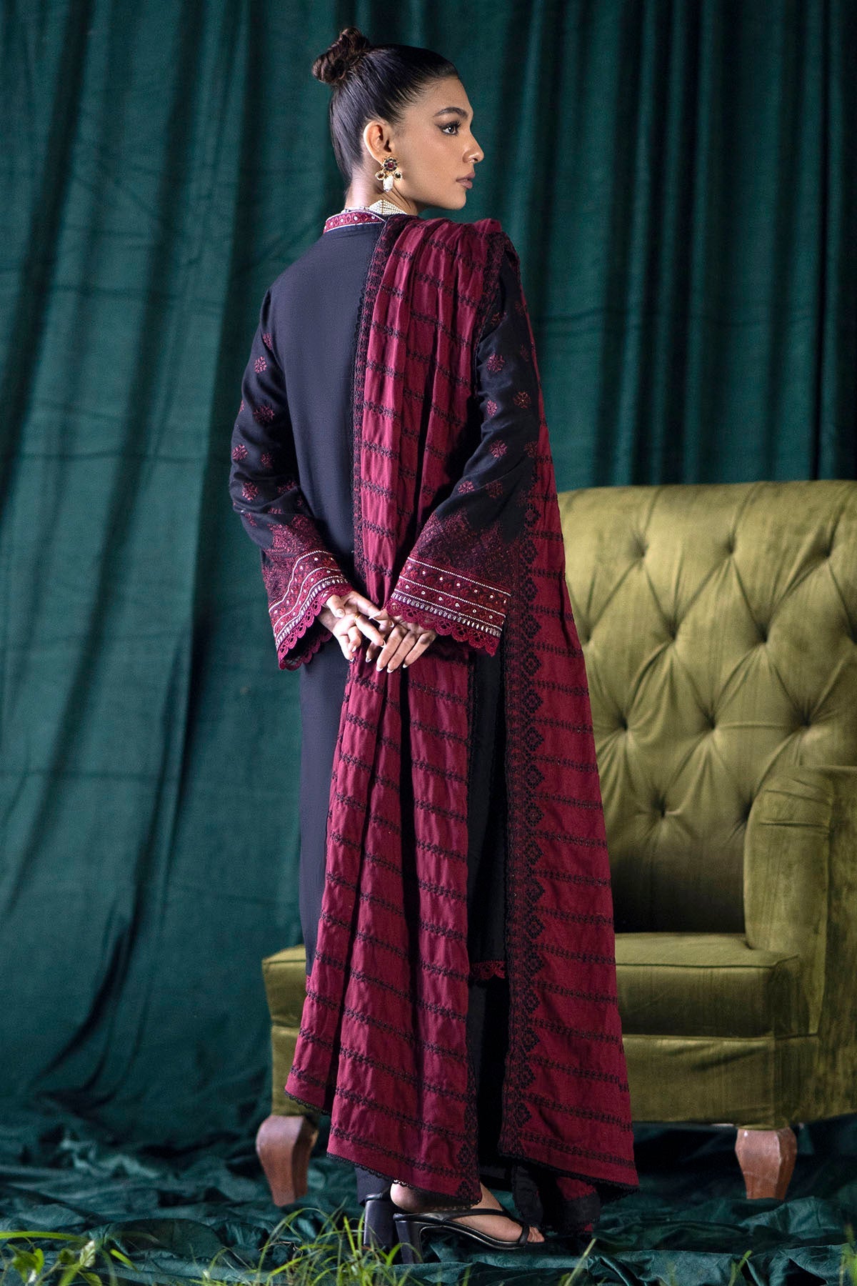4353-PETRA EMBROIDERED KHADDAR UNSTITCHED