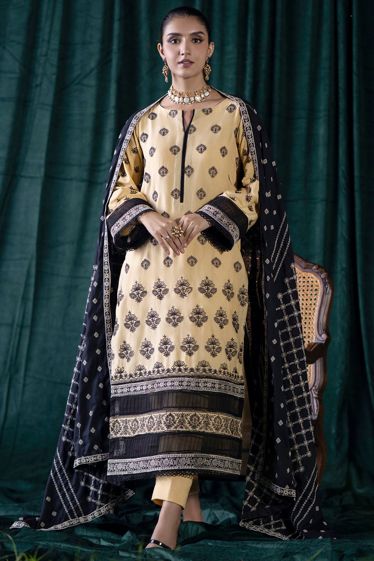 4360-SARINA EMBROIDERED KHADDAR UNSTITCHED