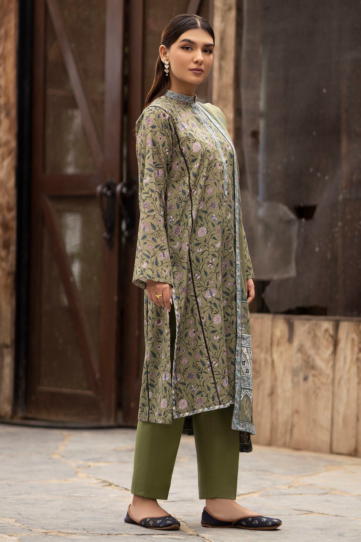 4368-EMRE DIGITAL PRINTED KHADDAR UNSTITCHED