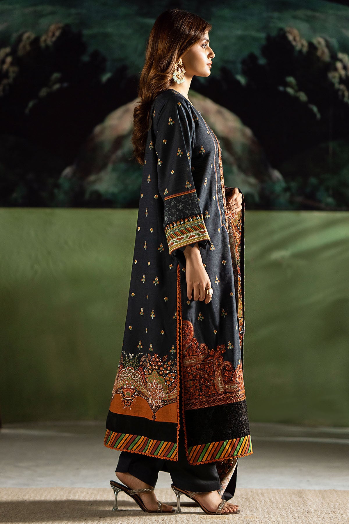 4384-MAHVE-HAYAT DIGITAL PRINTED KHADDAR UNSTITCHED