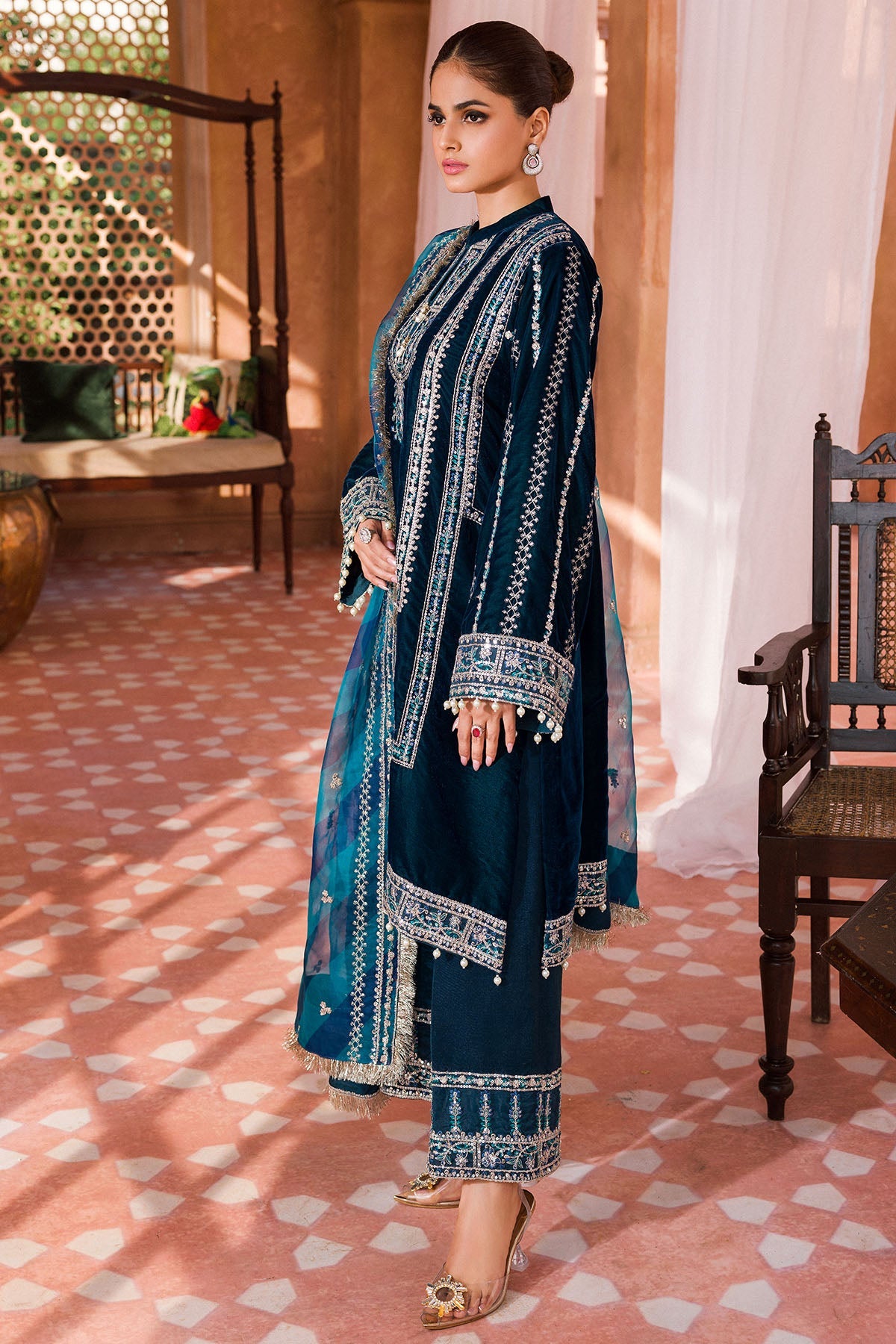 4401-ARZOO EMBROIDERED VELVET STITCHED