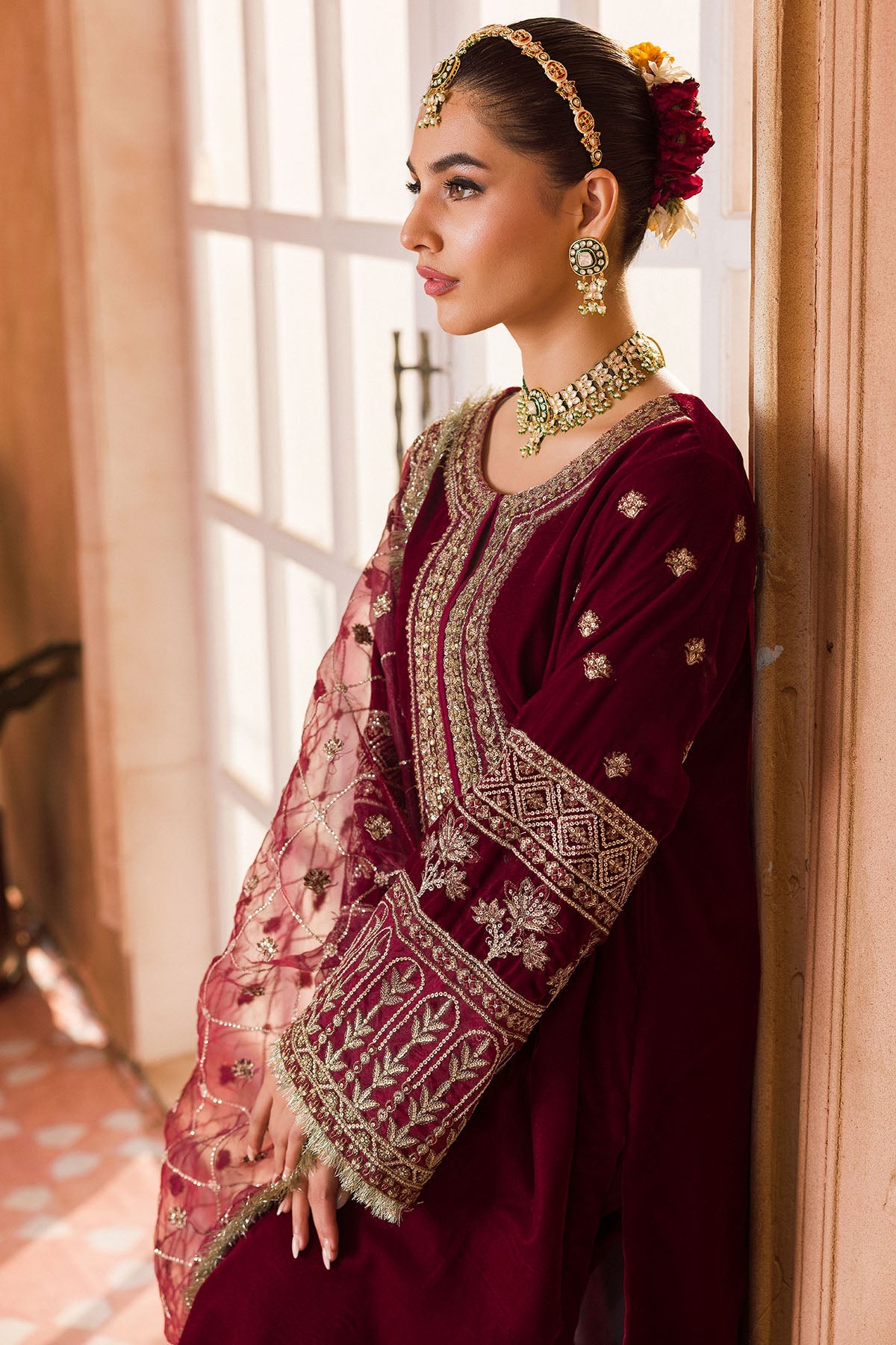 4407-HOORAIN EMBROIDERED VELVET STITCHED