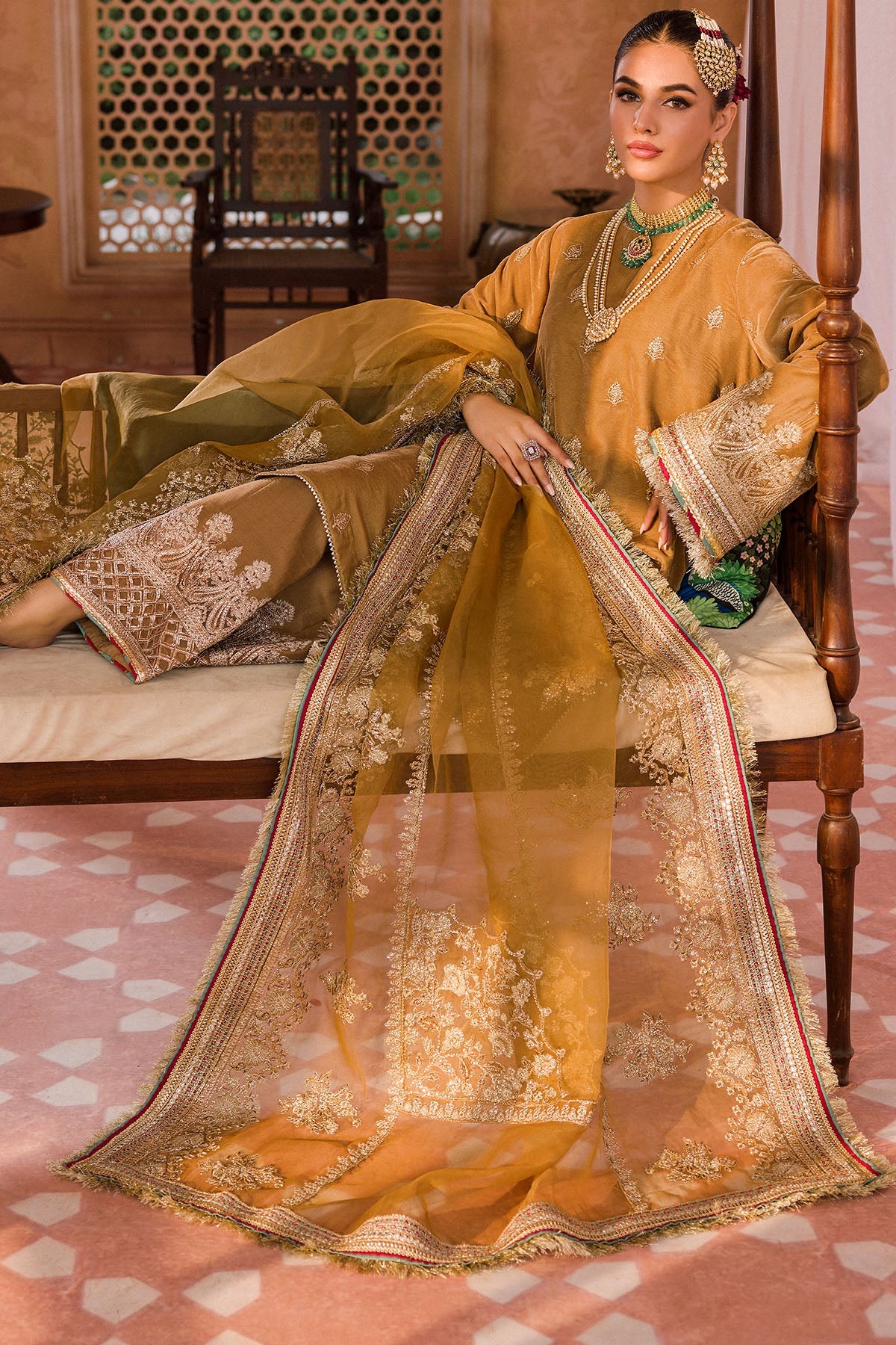 4408-SHABOO EMBROIDERED VELVET STITCHED