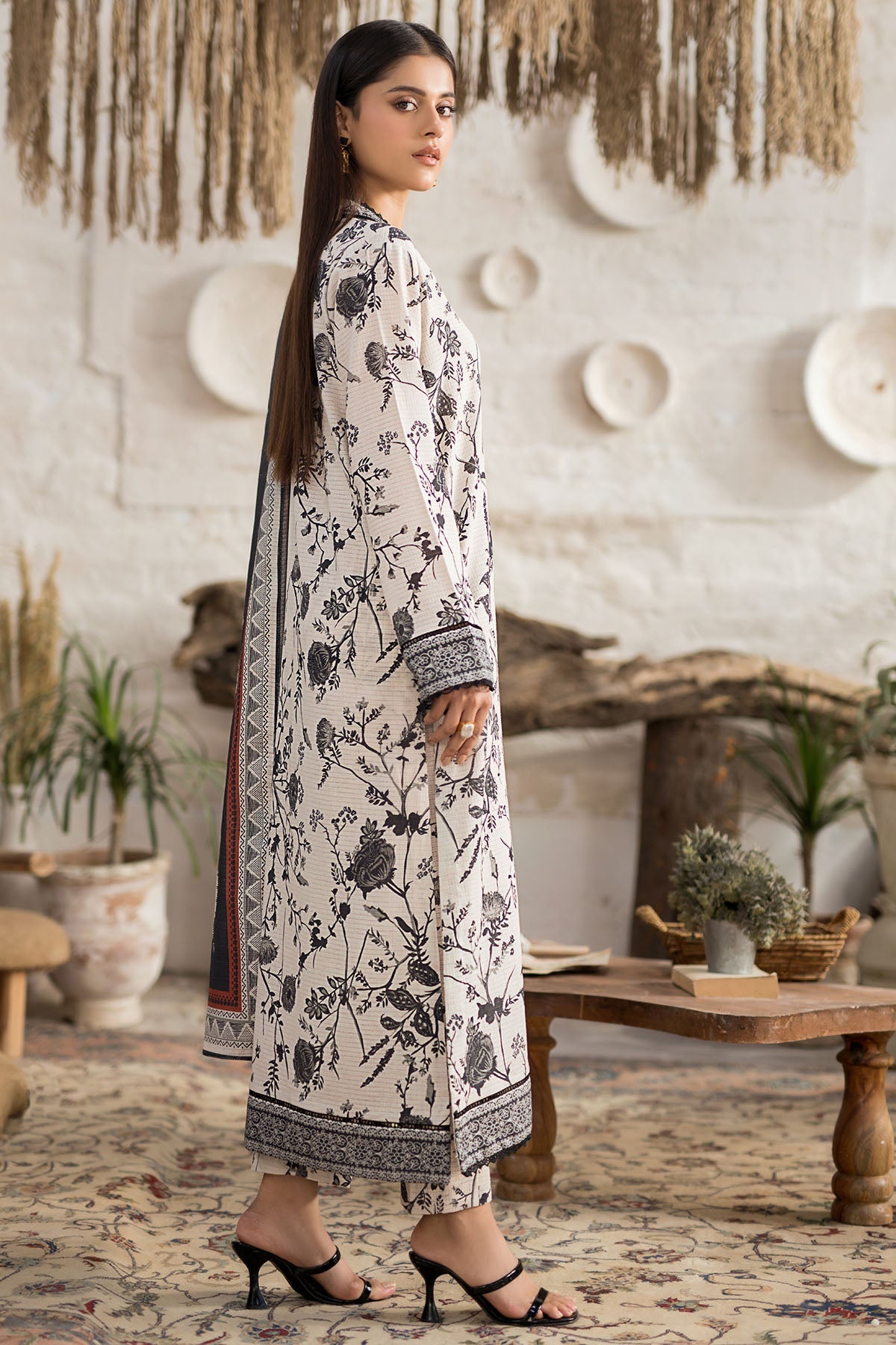 4417-MAHTAB DIGITAL PRINTED KHADDAR UNSTITCHED