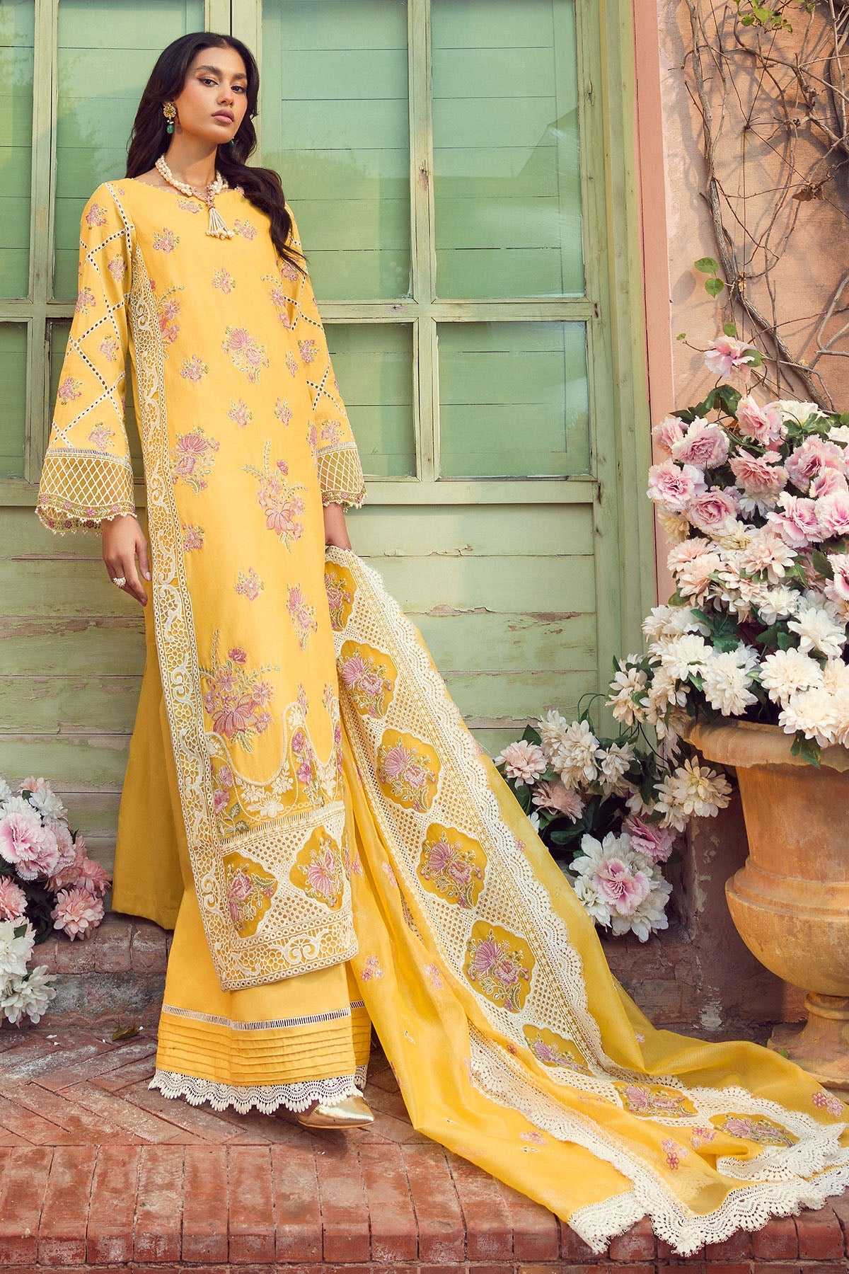 4423-ZEMAL EMBROIDERED LAWN STITCHED