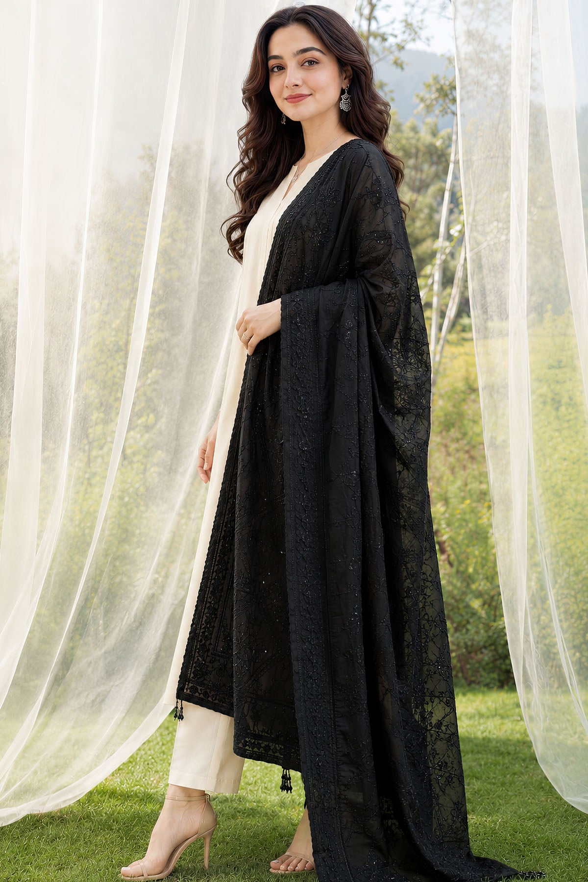 4515-ELENI EMBROIDERED COTTON SHAWL
