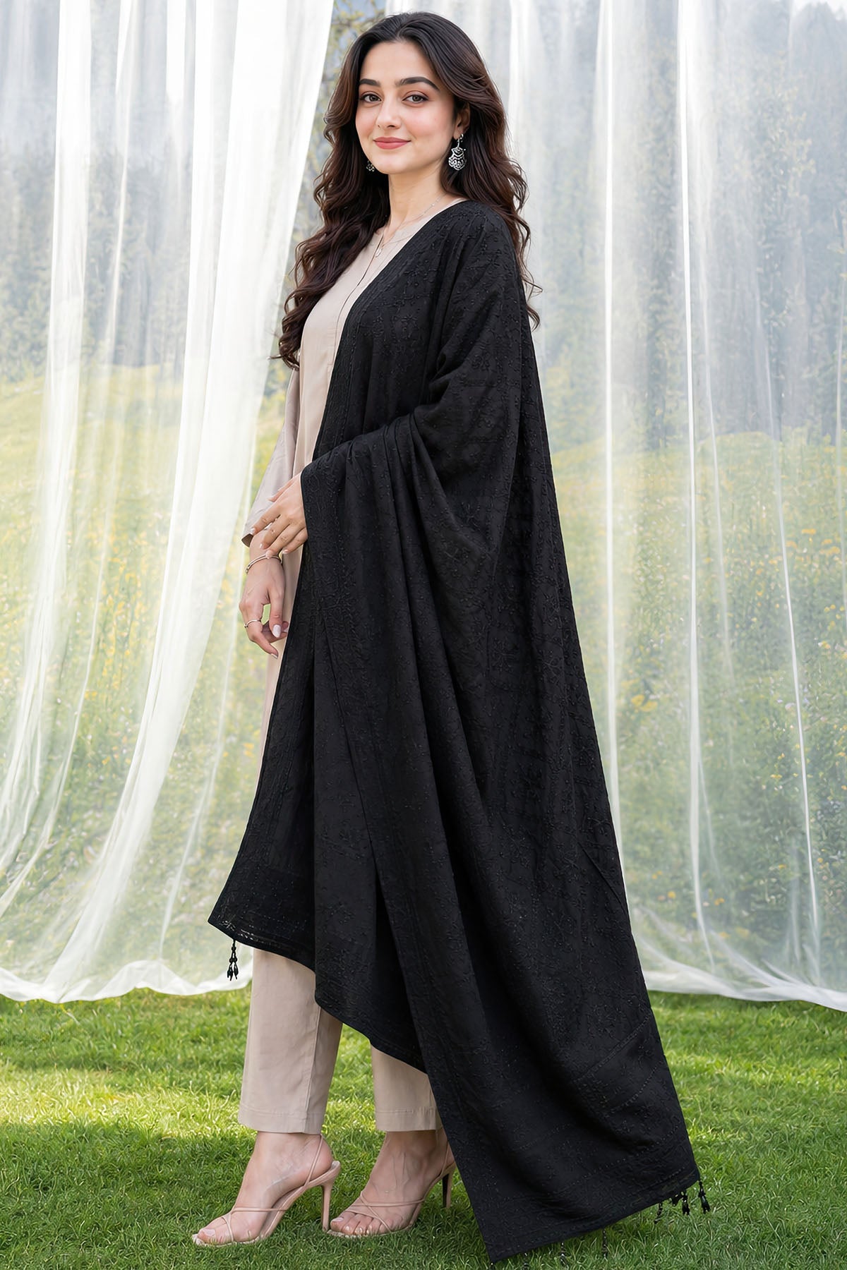 4516-VINCE EMBROIDERED COTTON SHAWL