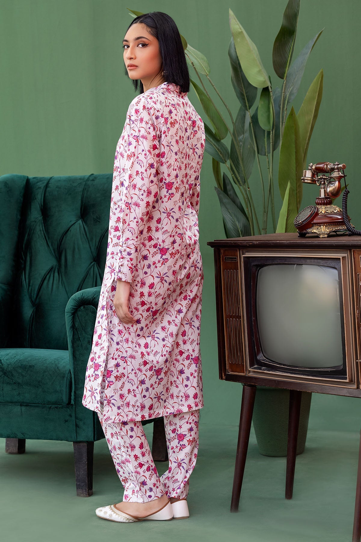 4559-ZURI DIGITAL PRINTED LAWN STITCHED