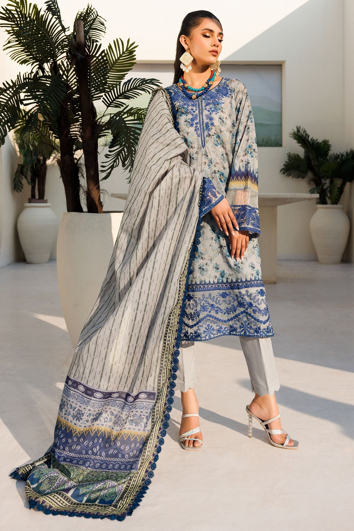 4631-MOHINI DIGITAL PRINTED LAWN STITCHED