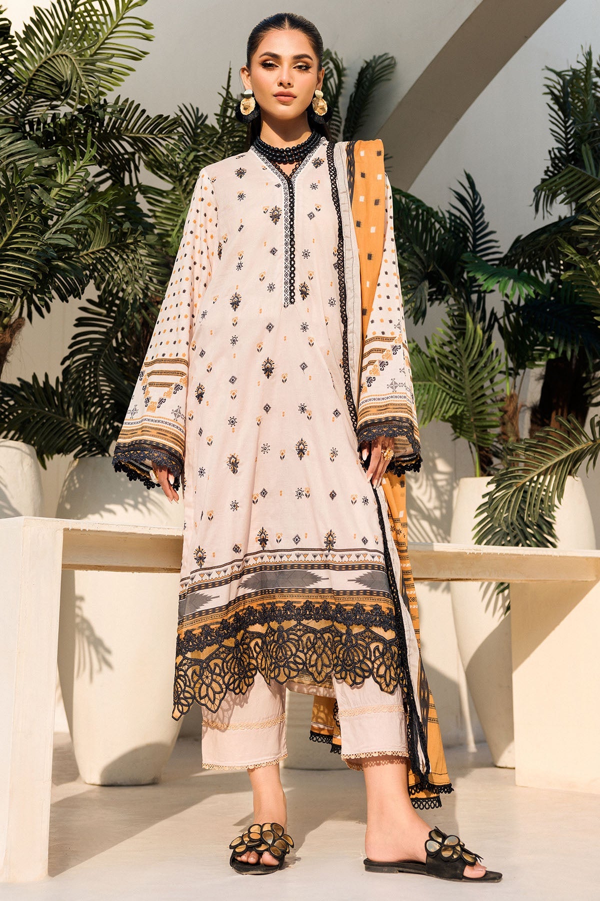 2024 UMANG BY MOTIFZ DIGITAL PRINTED EMBROIDERED LAWN VOL 1