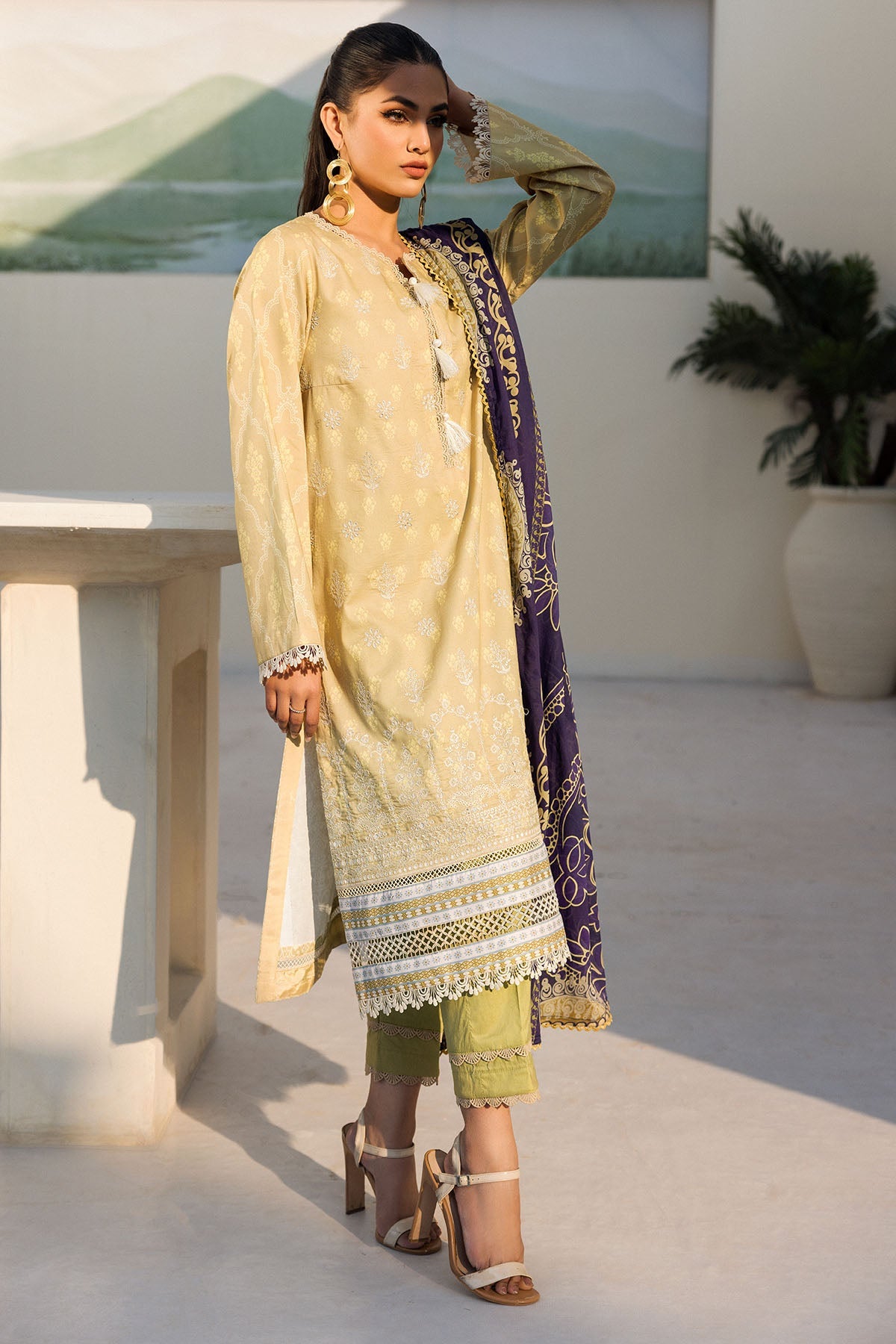 4635-PASBAAN DIGITAL PRINTED LAWN STITCHED