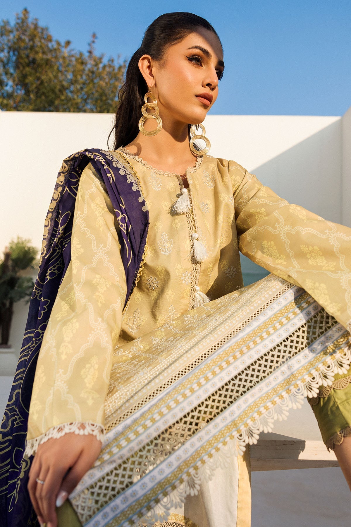 4635-PASBAAN DIGITAL PRINTED LAWN STITCHED