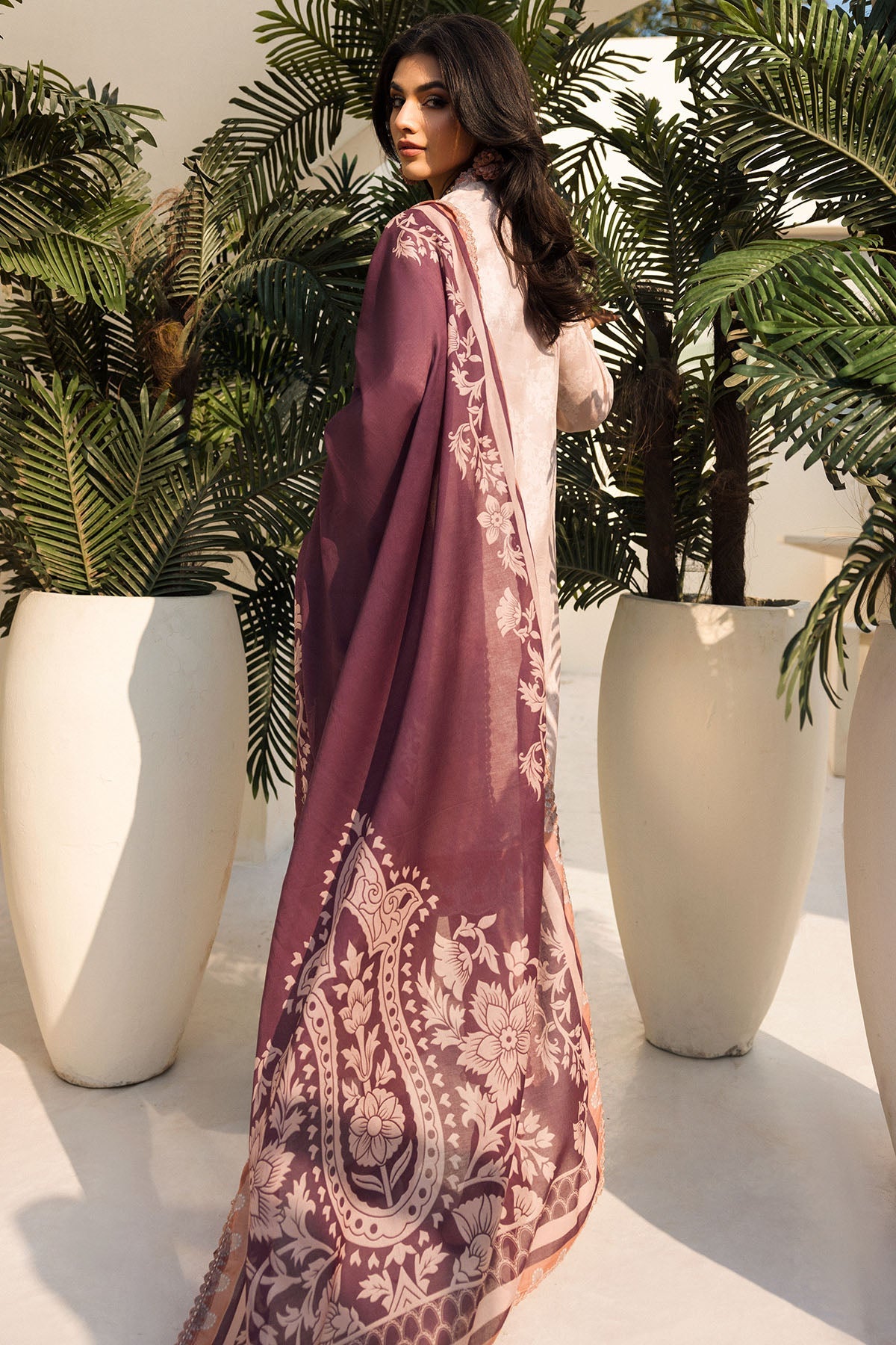 4637-DELUXE DIGITAL PRINTED LAWN STITCHED