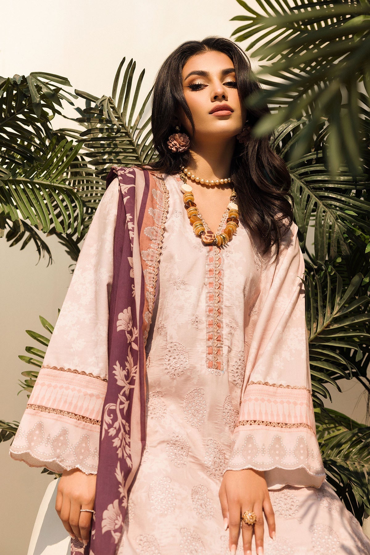 4637-DELUXE DIGITAL PRINTED LAWN STITCHED