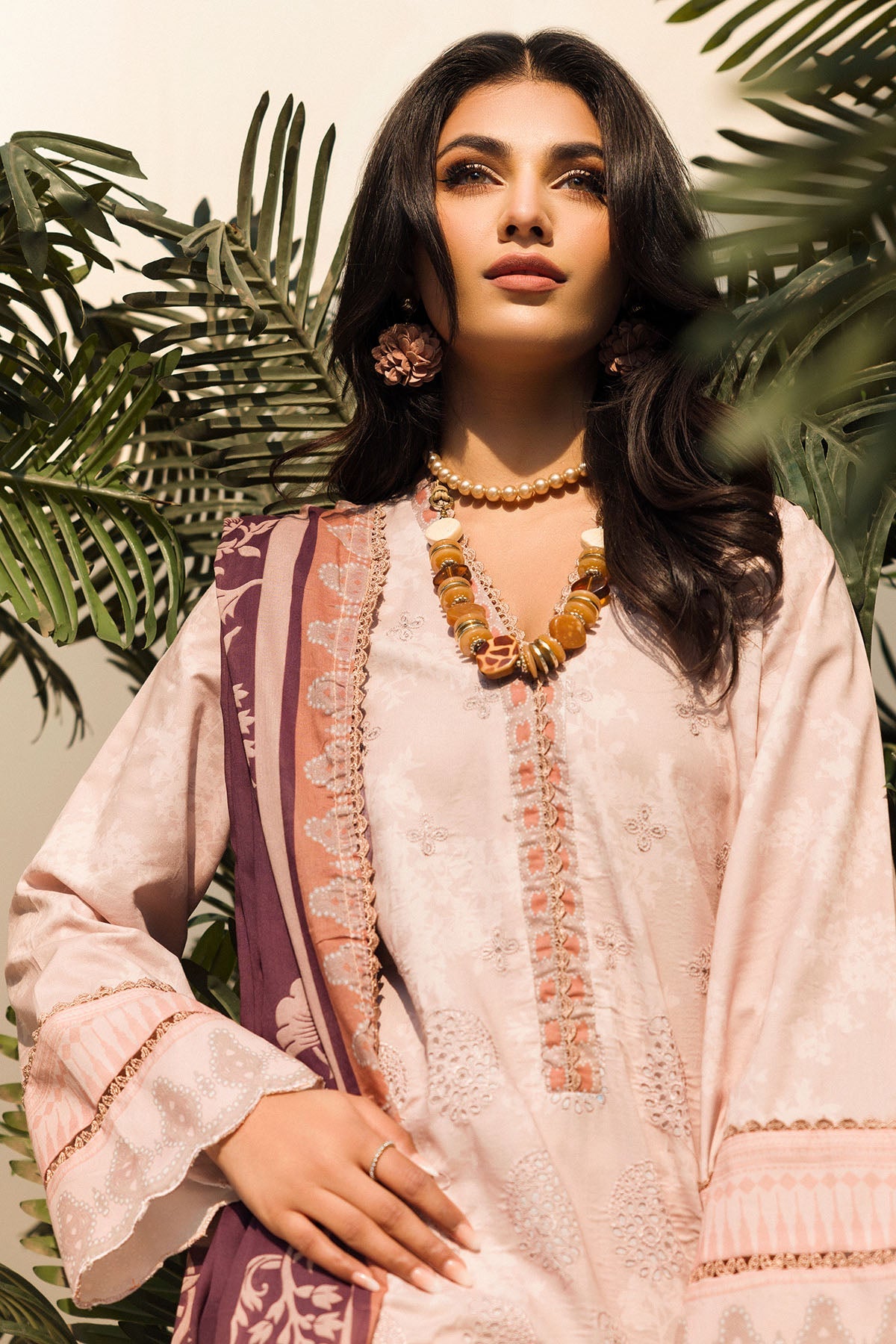 4637-DELUXE DIGITAL PRINTED LAWN STITCHED