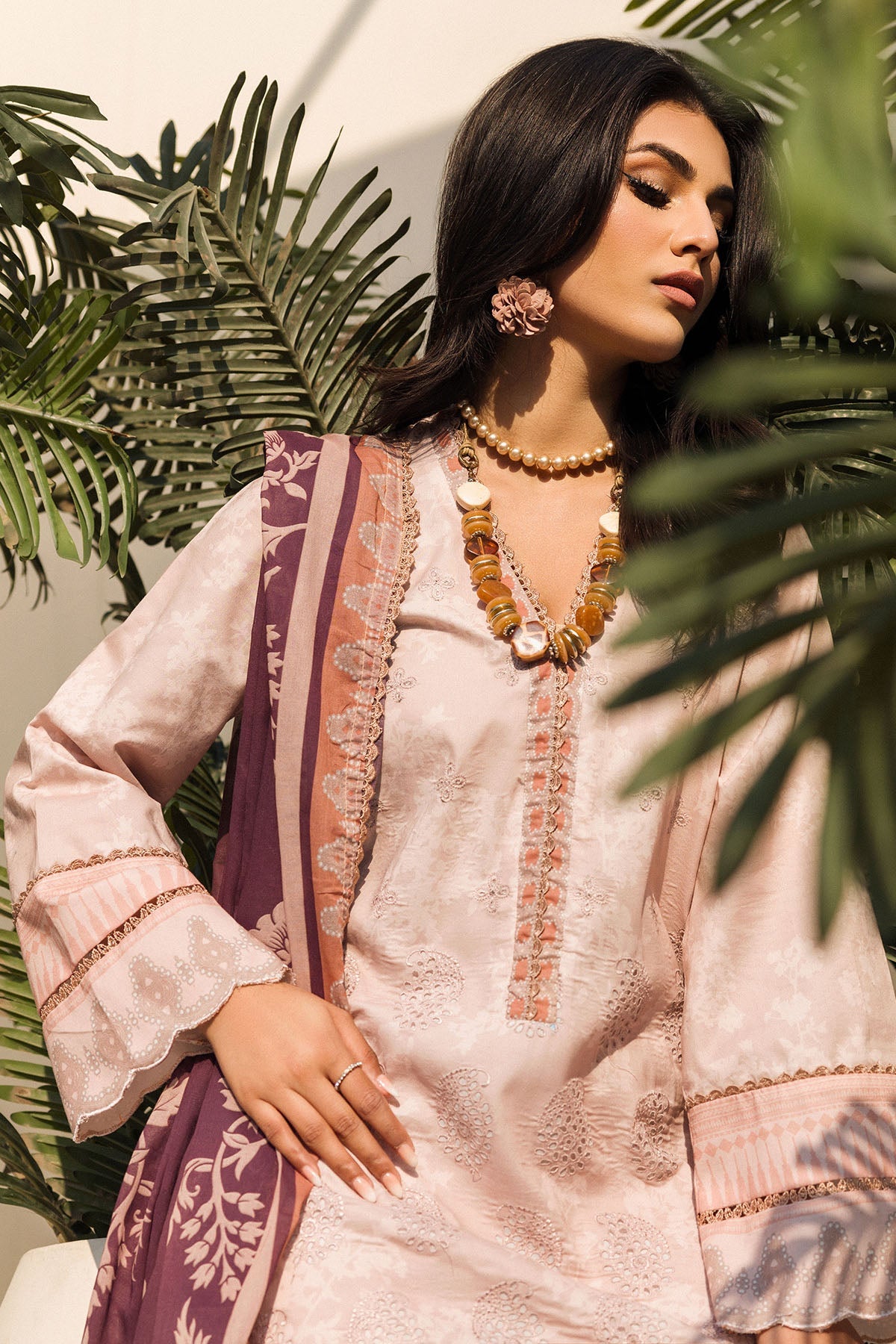 4637-DELUXE DIGITAL PRINTED LAWN STITCHED