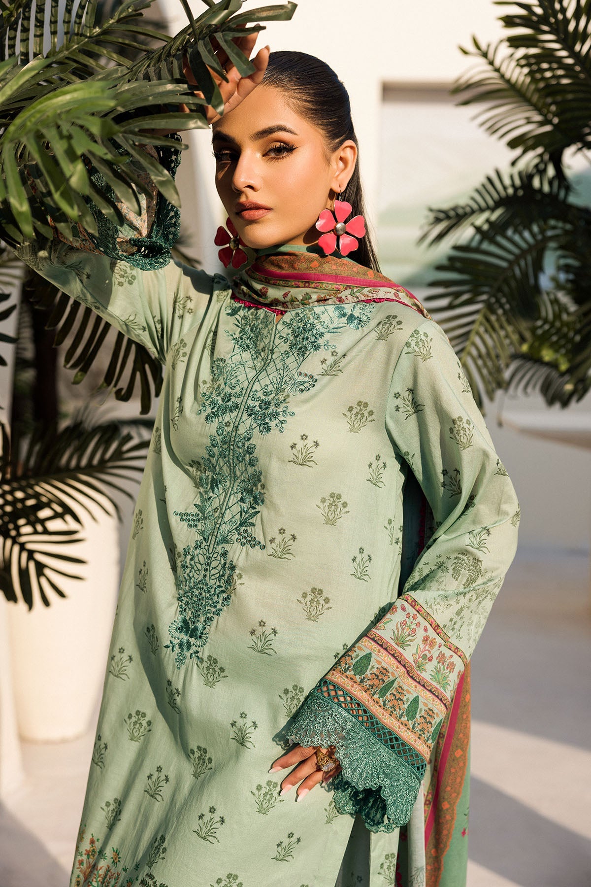 4640-FLORAL-SPRING DIGITAL PRINTED LAWN STITCHED