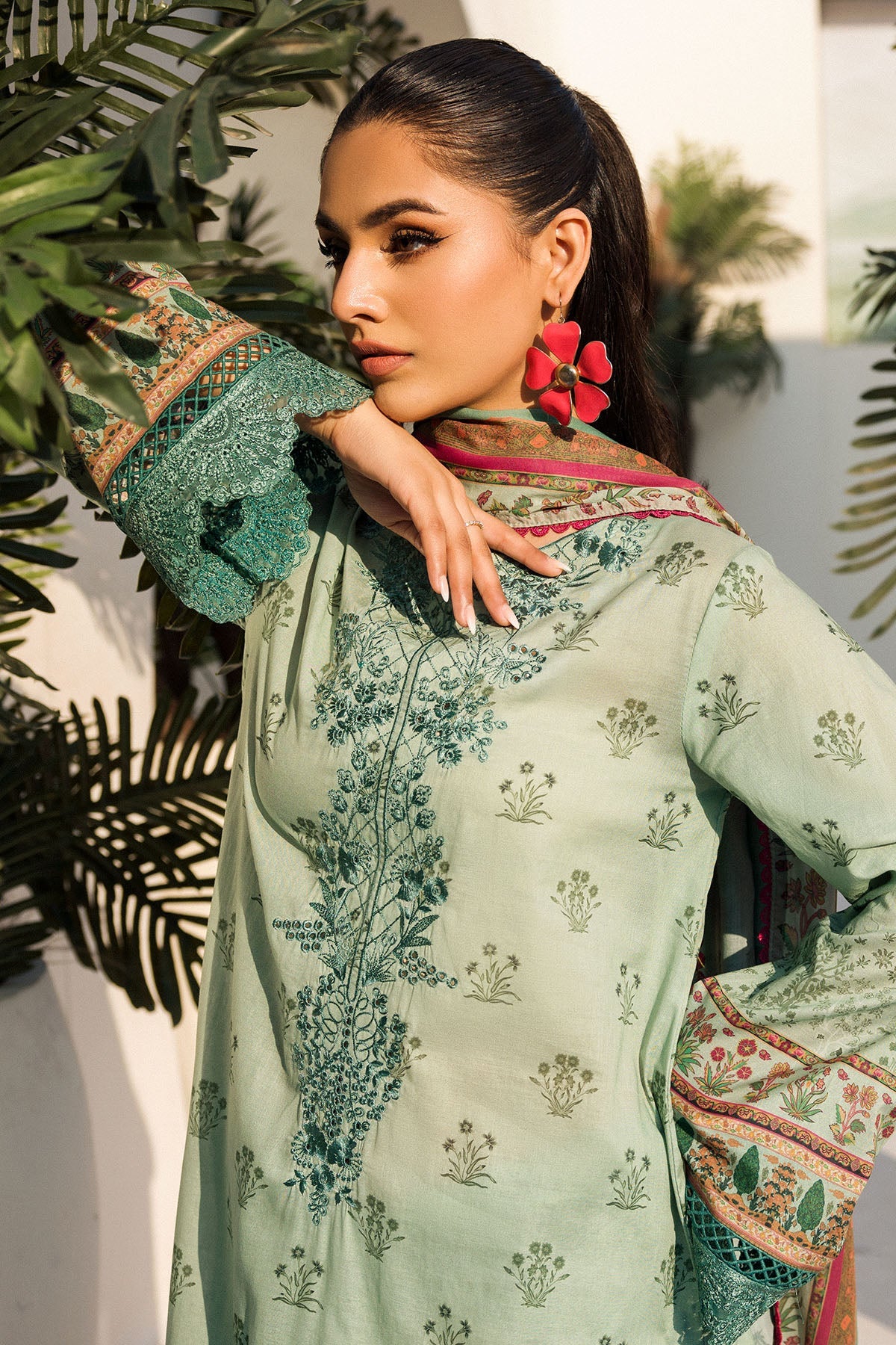 4640-FLORAL-SPRING DIGITAL PRINTED LAWN STITCHED