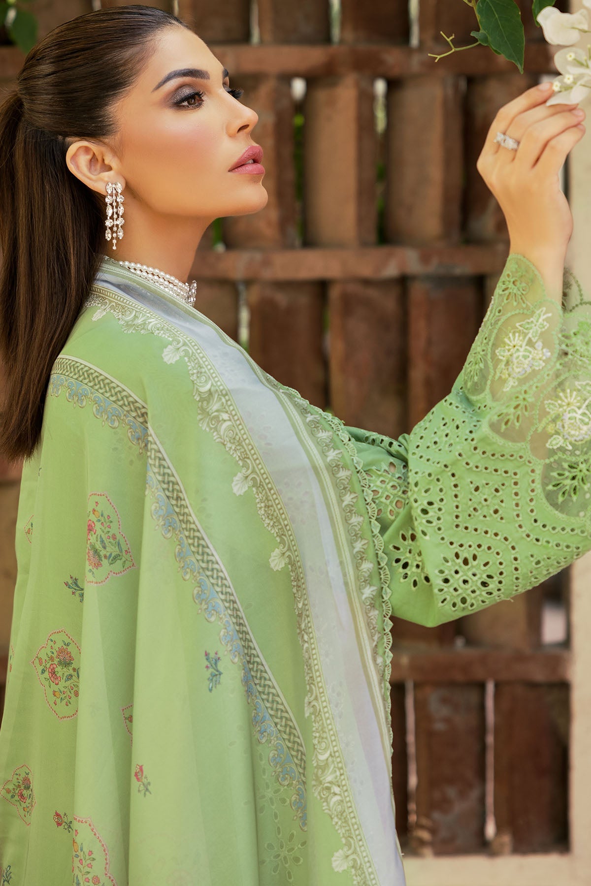 4704-KANWAL EMBROIDERED LAWN STITCHED