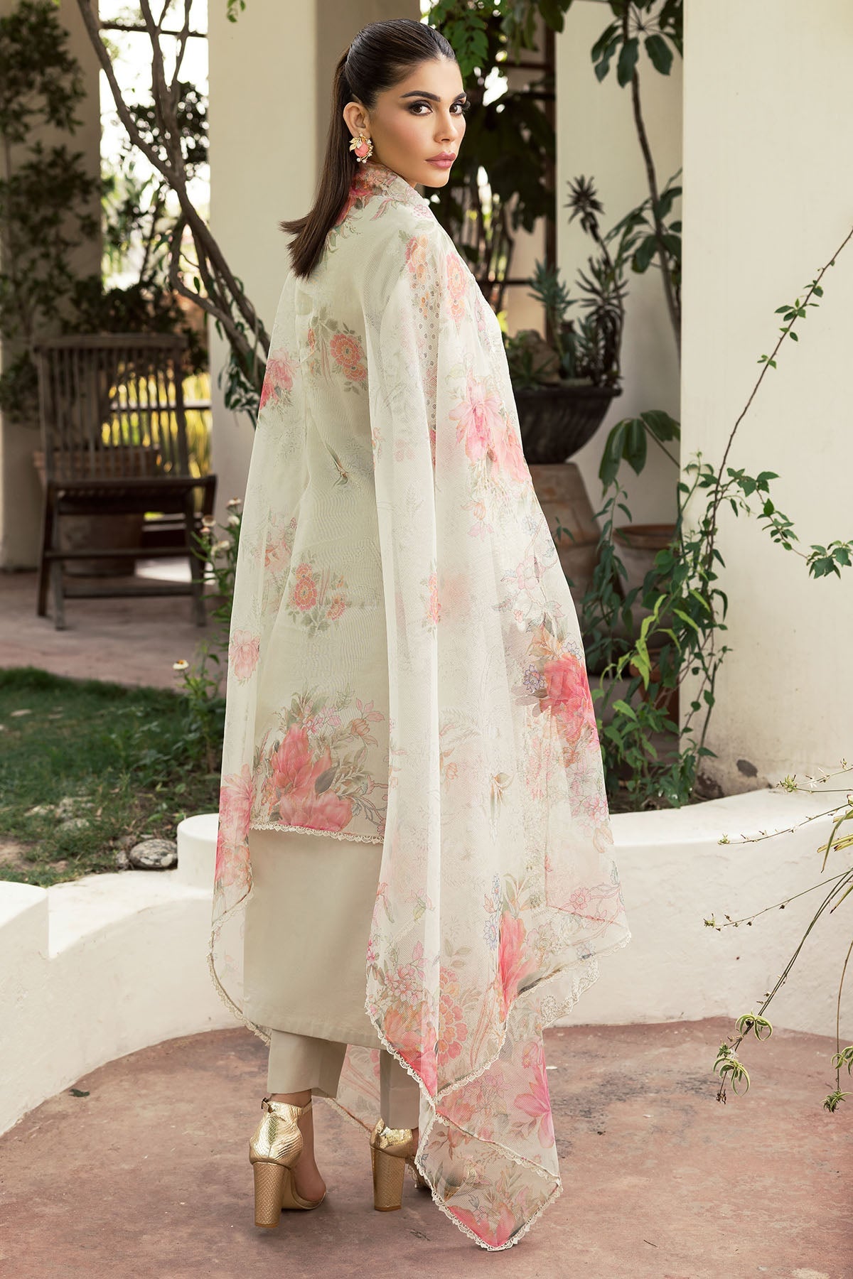 4706-AMRAH EMBROIDERED LAWN UNSTITCHED