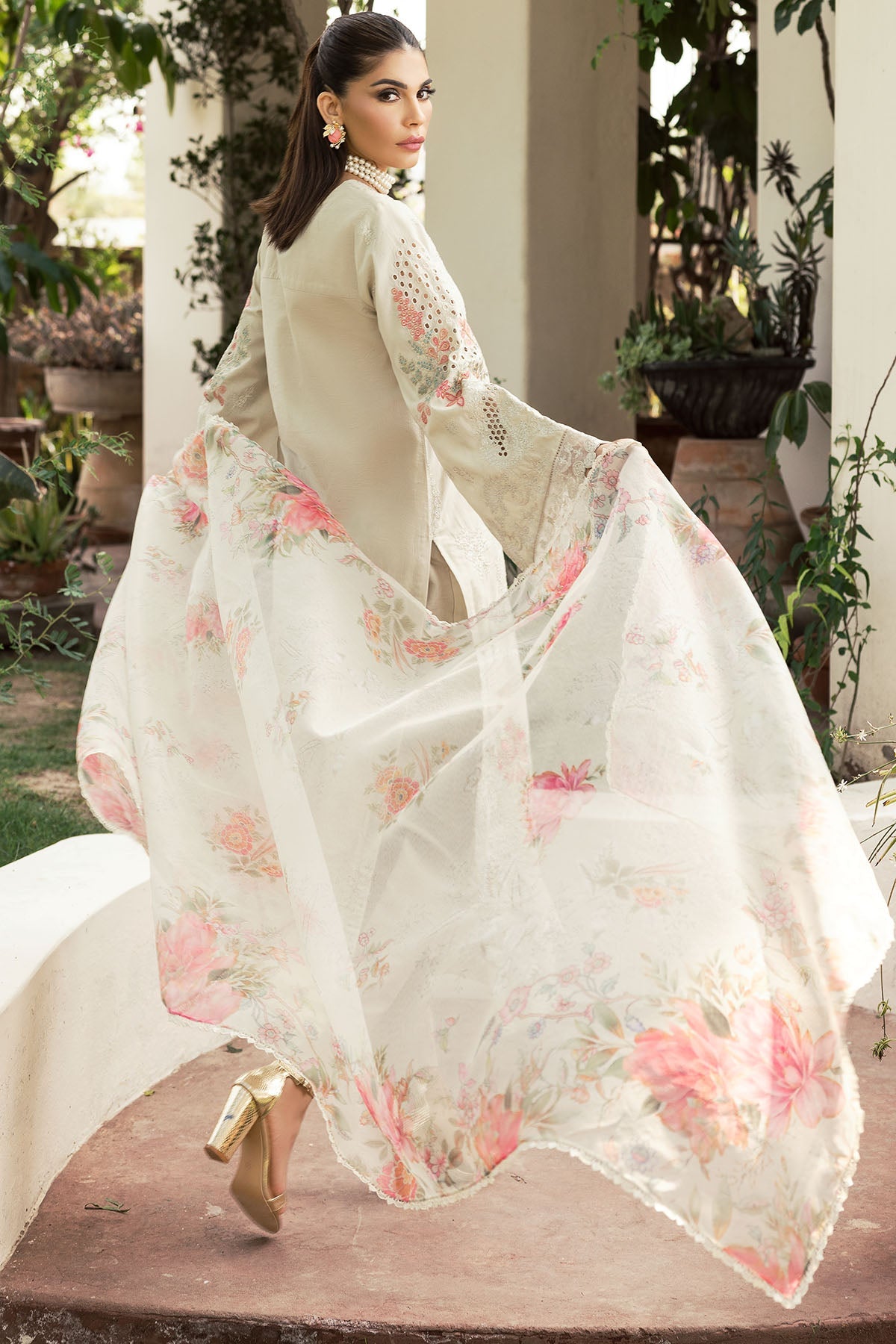 4706-AMRAH EMBROIDERED LAWN STITCHED
