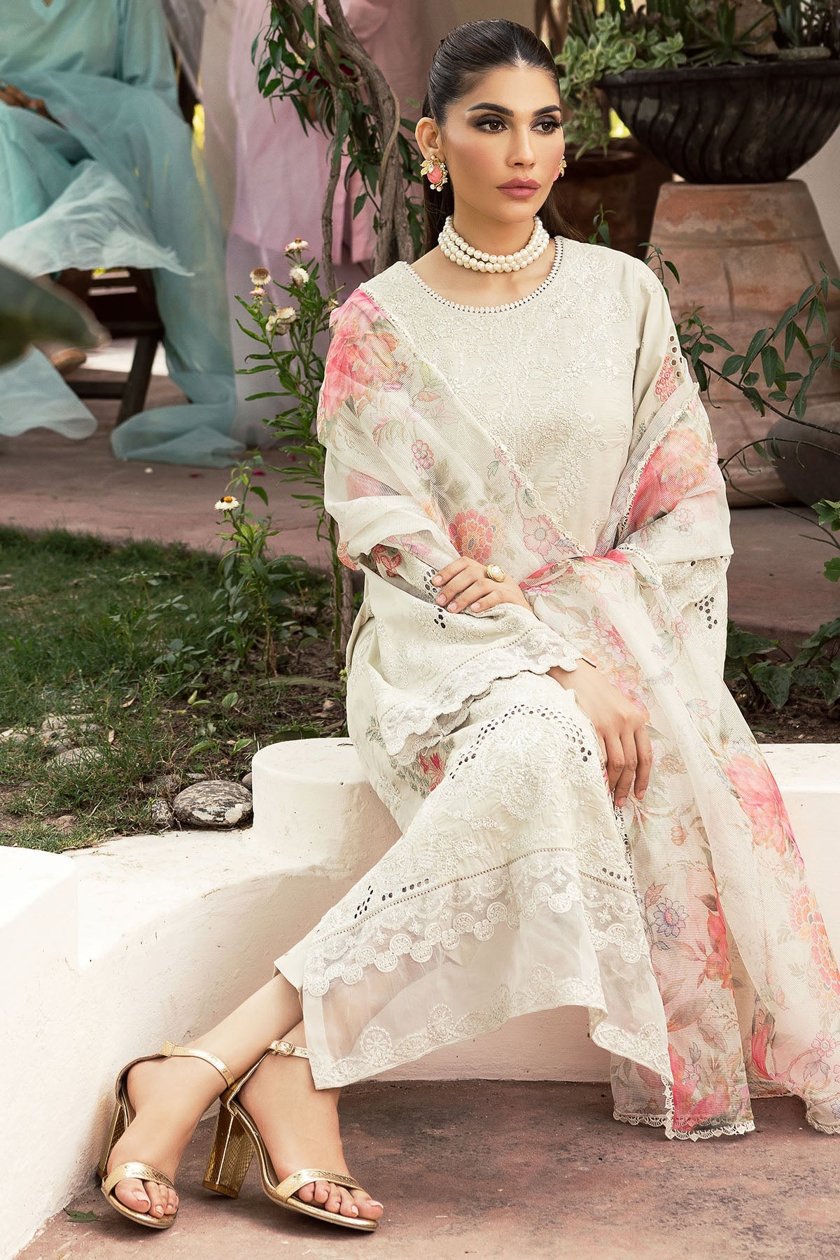 4706-AMRAH EMBROIDERED LAWN STITCHED
