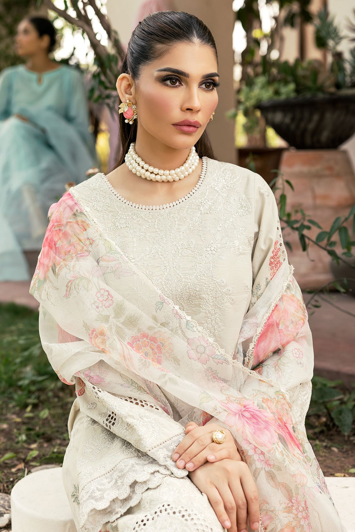 4706-AMRAH EMBROIDERED LAWN UNSTITCHED