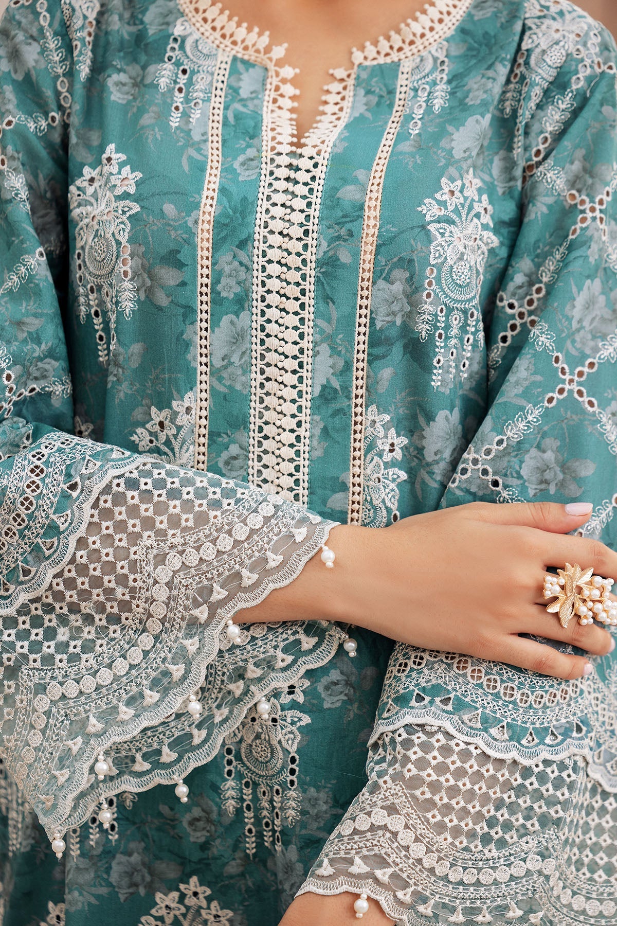 4728-MINHA EMBROIDERED LAWN UNSTITCHED