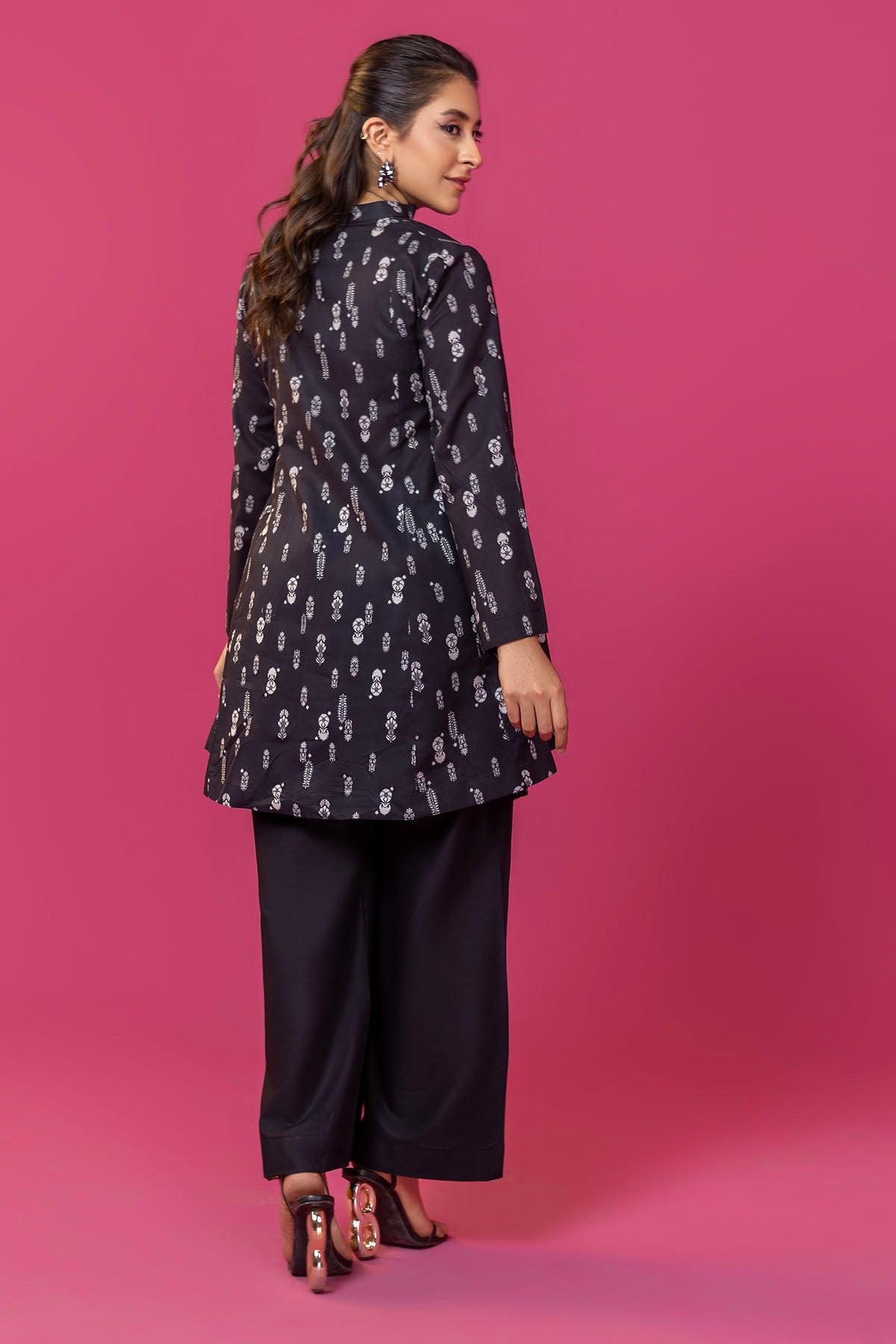 4743-NINEL DIGITAL PRINTED LAWN STITCHED