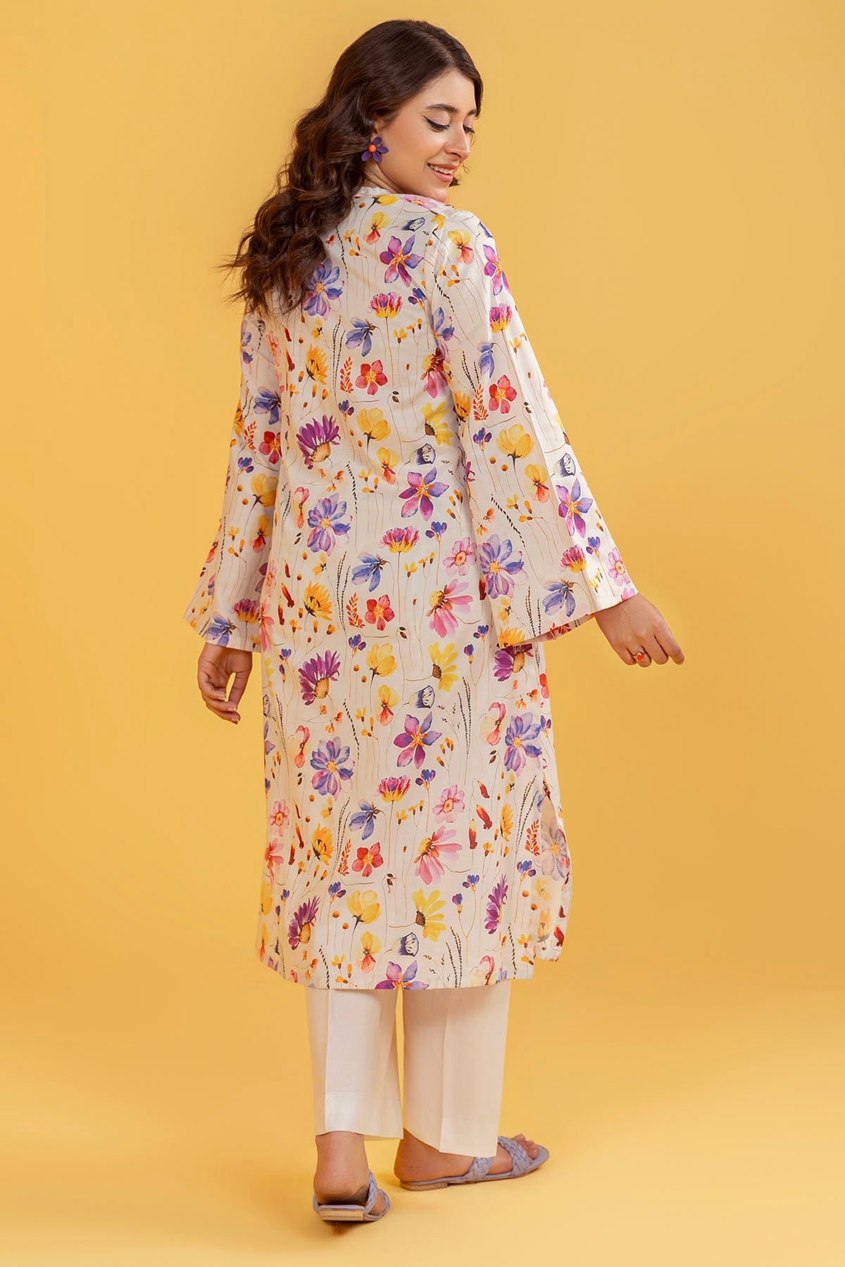4747-LEV DIGITAL PRINTED LAWN STITCHED