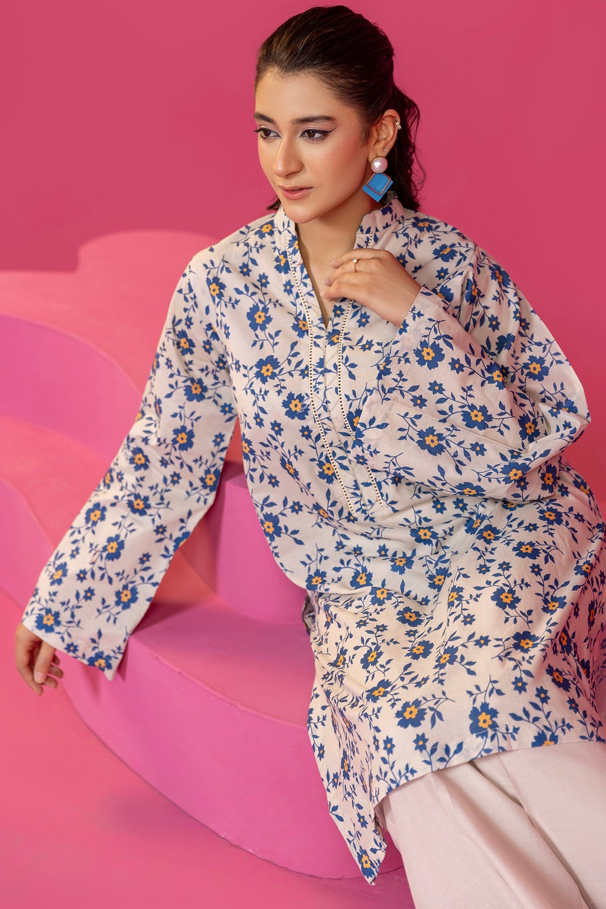 4749-FEO DIGITAL PRINTED LAWN STITCHED