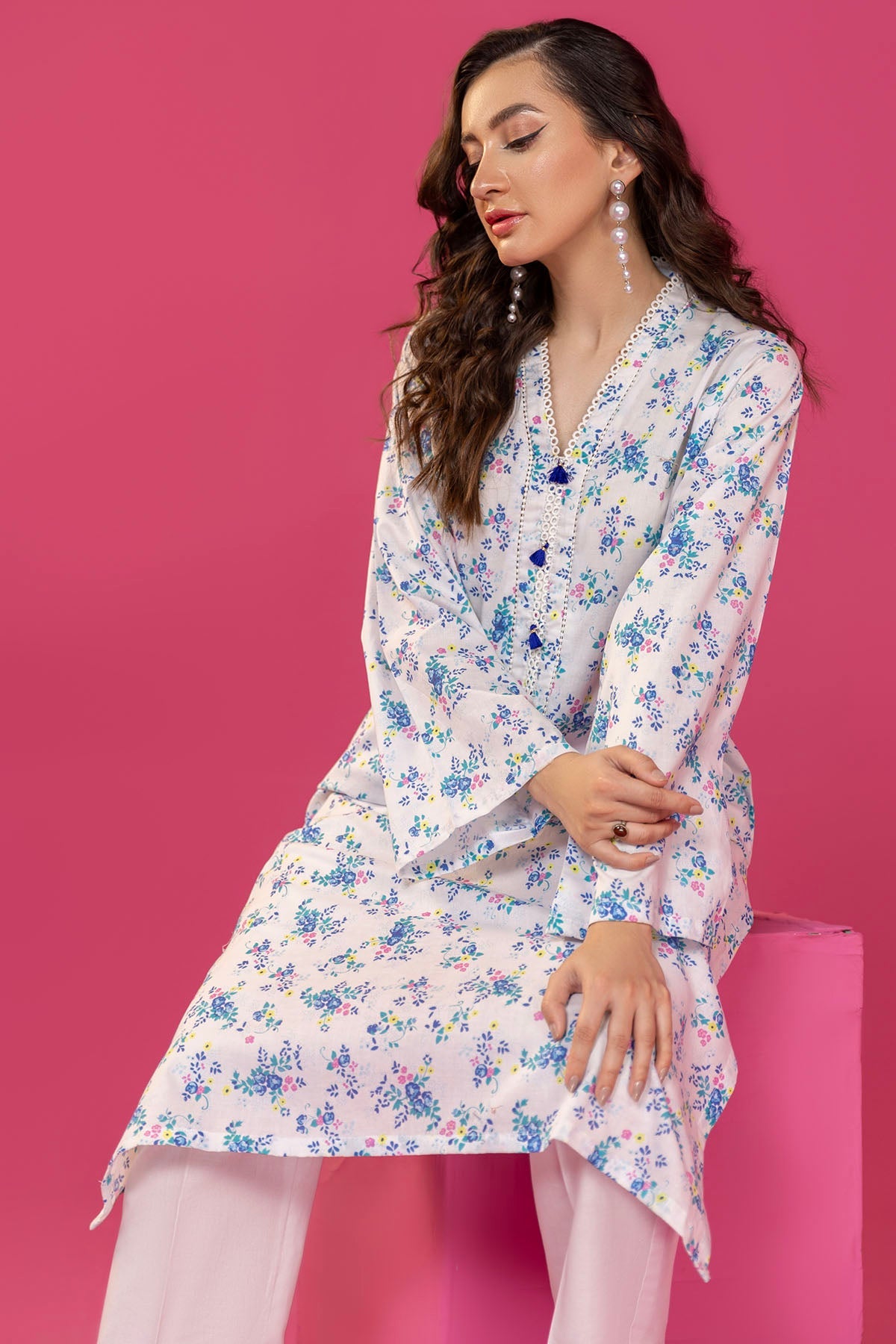 4750-LARISSA DIGITAL PRINTED LAWN STITCHED