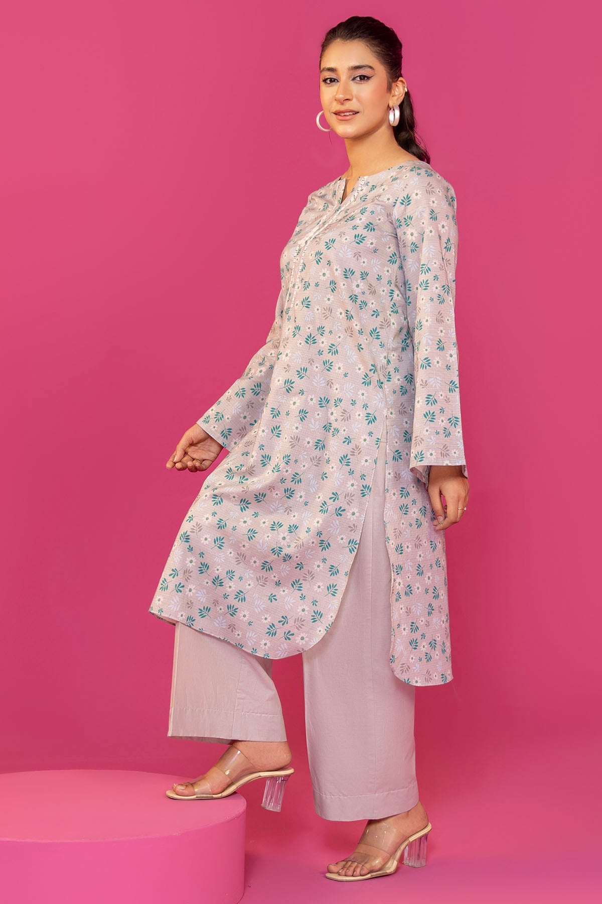 4757-YURI DIGITAL PRINTED LAWN STITCHED