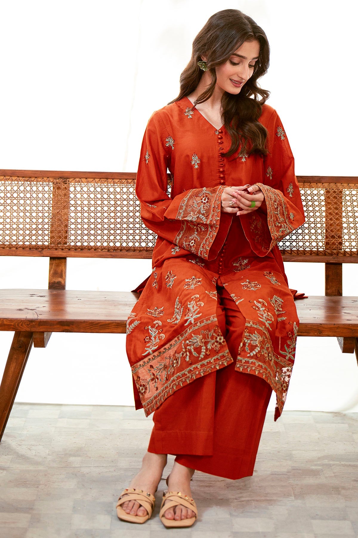 4771-YASNA EMBROIDERED CAMBRIC STITCHED