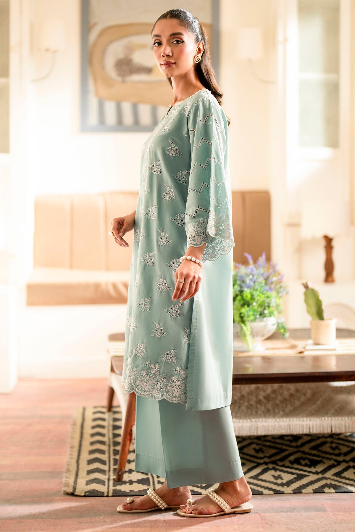 4777-RUHI EMBROIDERED CAMBRIC STITCHED